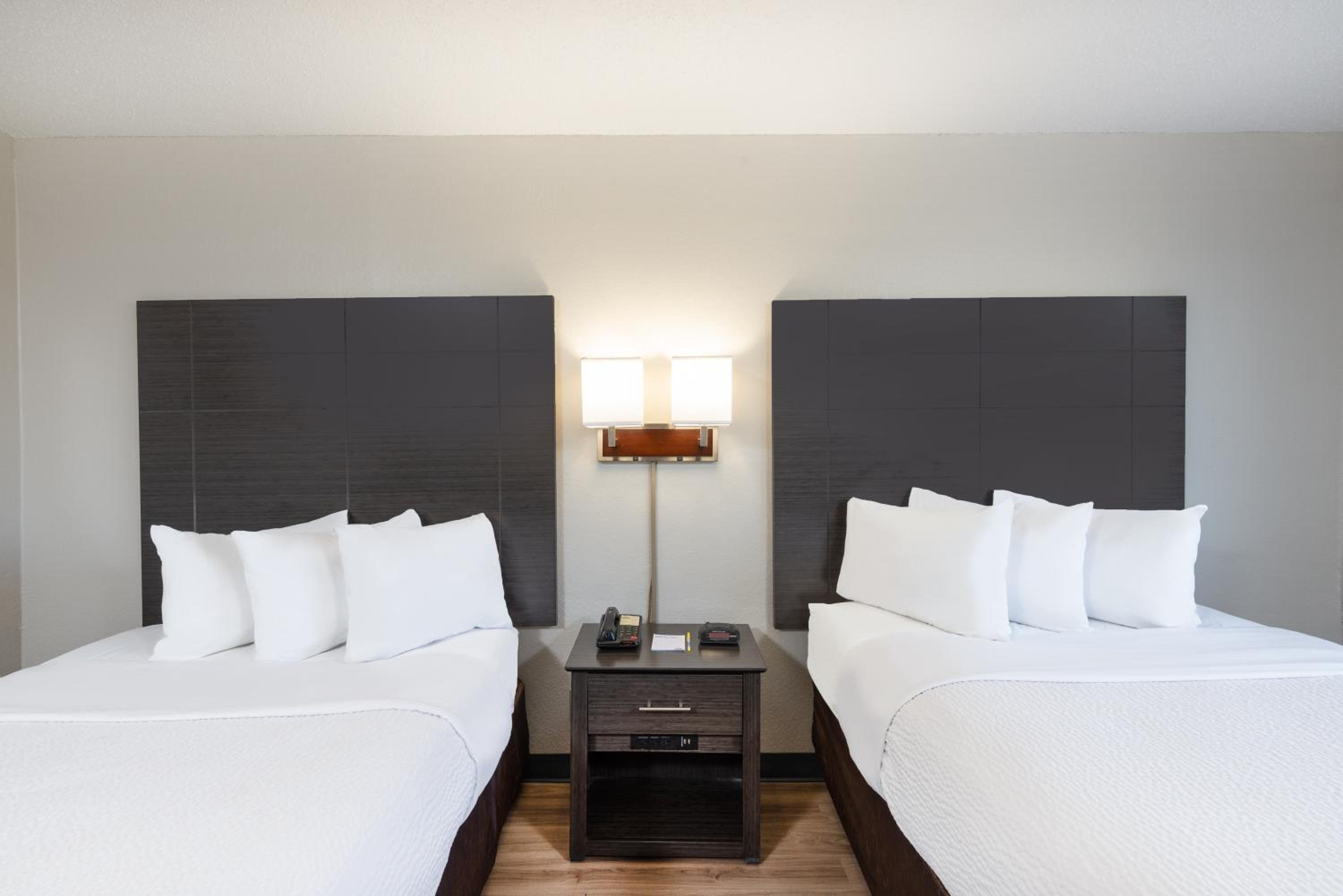 Double Room with Two Double Beds - Non-Smoking photo 3