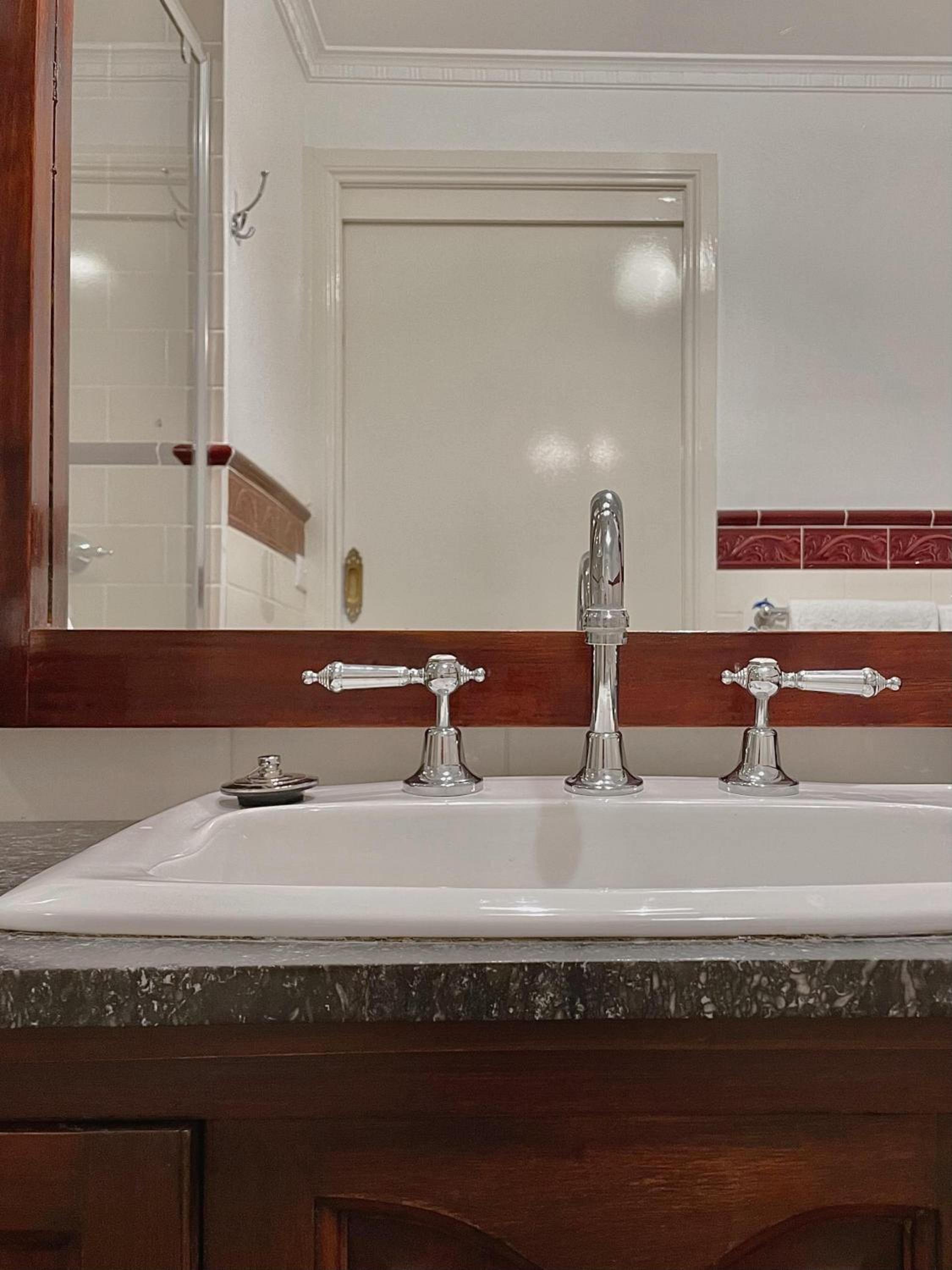 King Suite - Photo 4