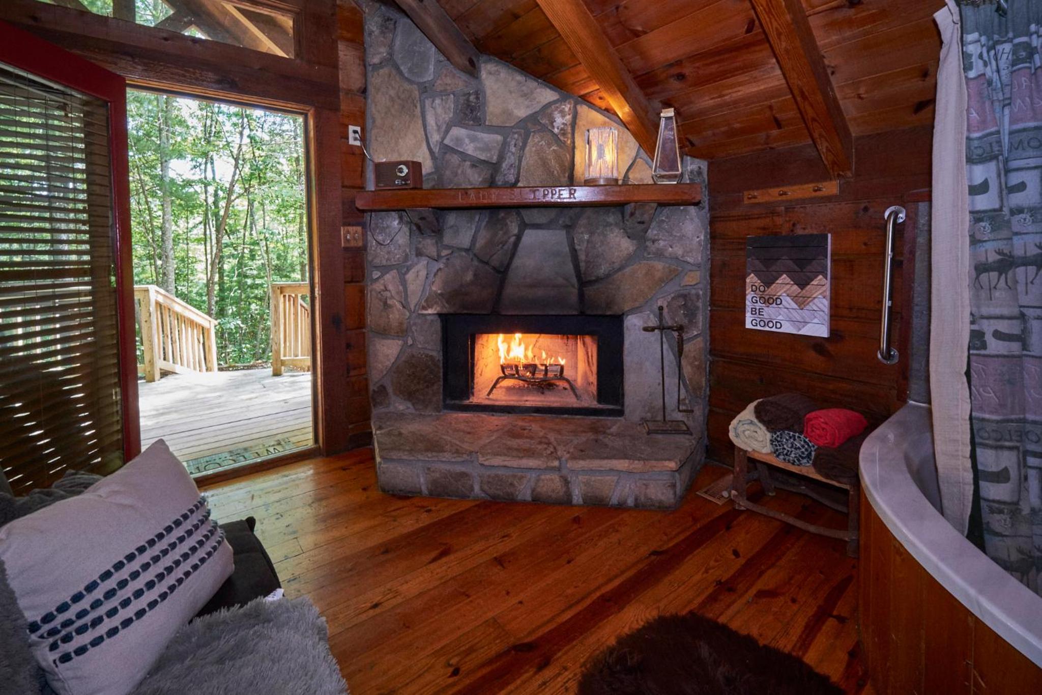 One-Bedroom Chalet - Photo 2