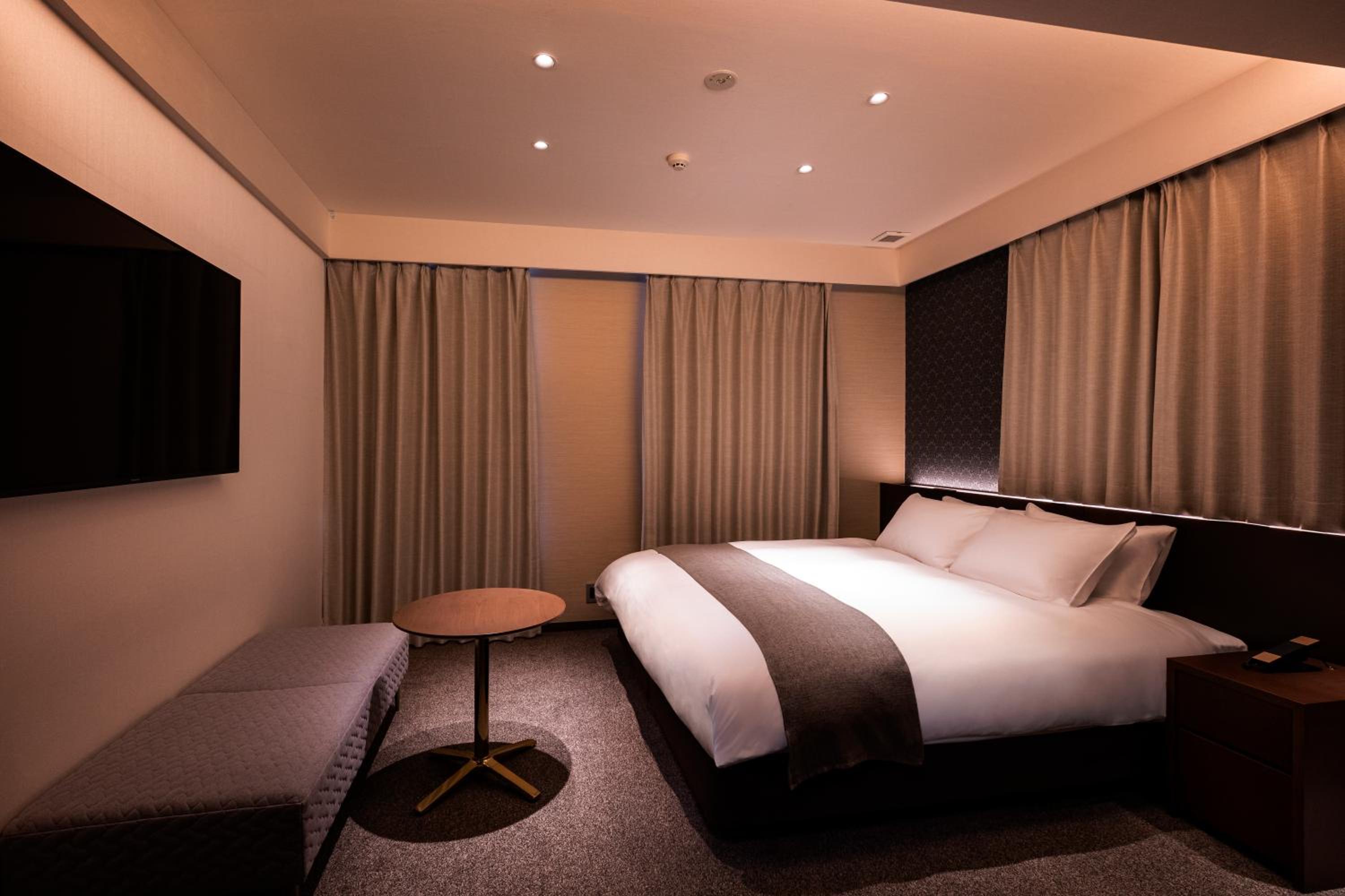 Double Room with Private Bathroom - Photo 8