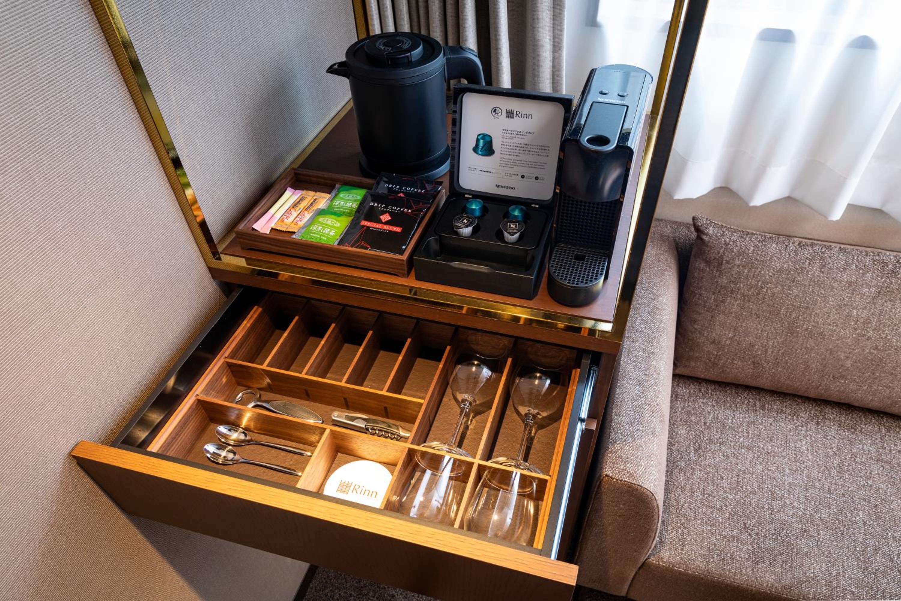 Twin Room with Private Bathroom - Photo 7