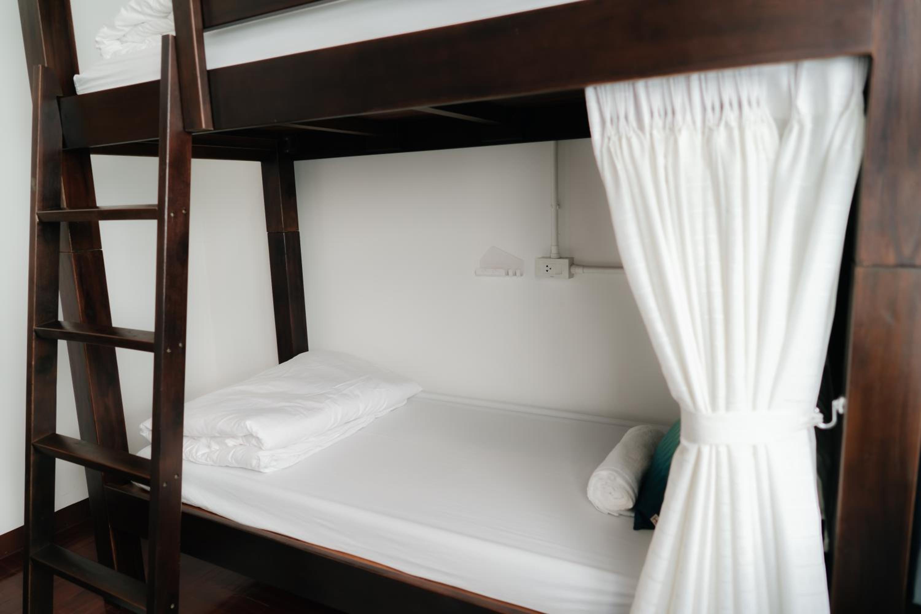 4-Bed Female Dormitory Room photo 1