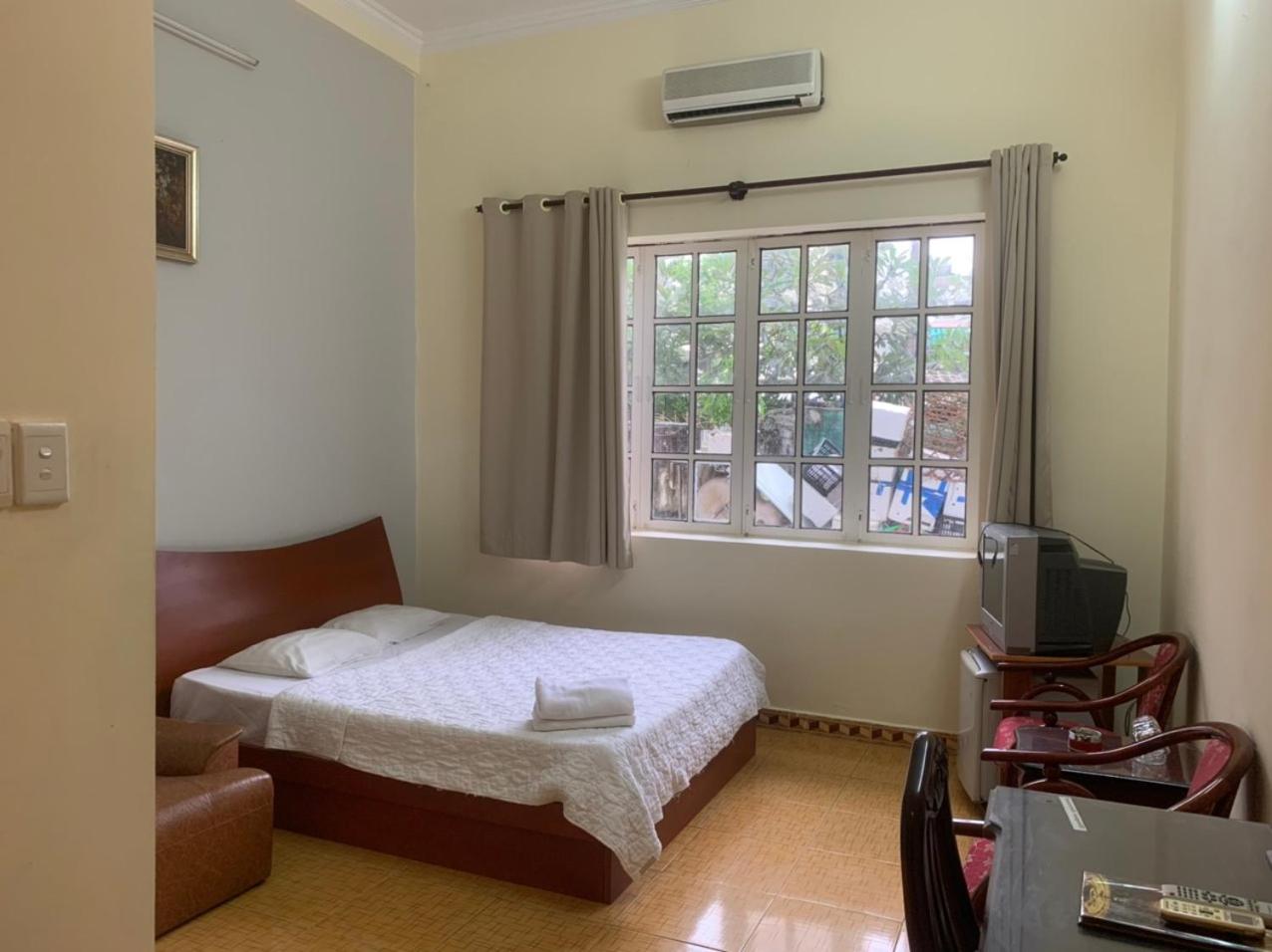 Budget Double Room - Photo 2