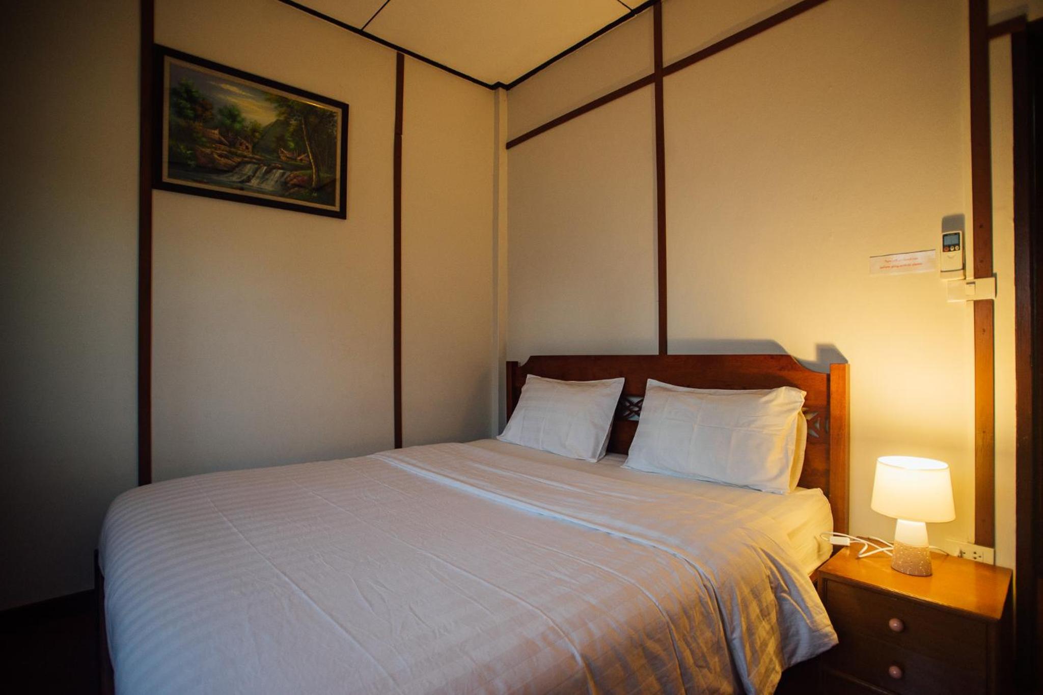 Standard Double Room with Shared Bathroom