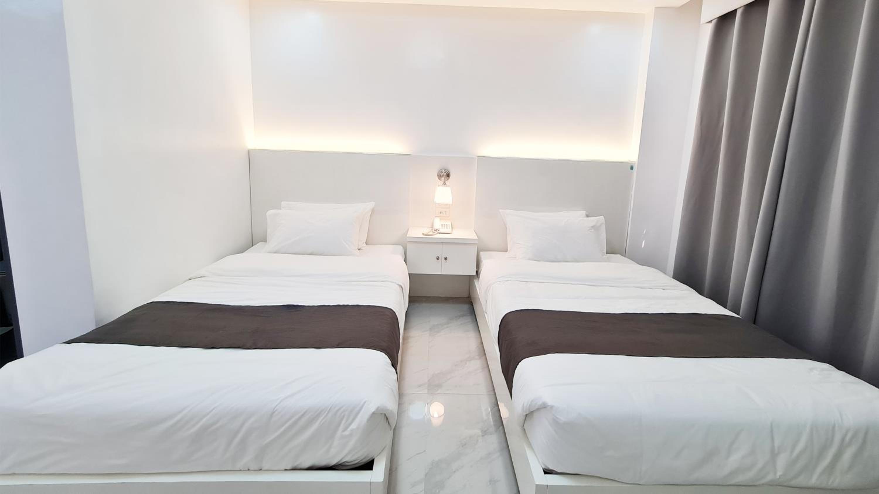 Deluxe Twin Room - Photo 5