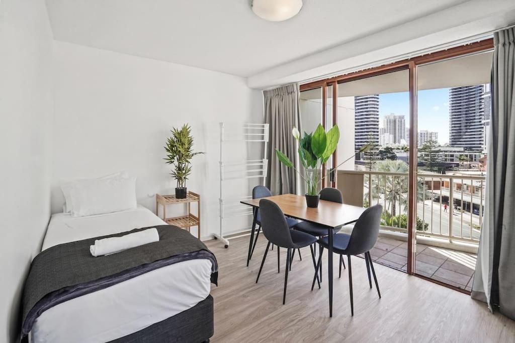 One-Bedroom Apartment - Photo 30