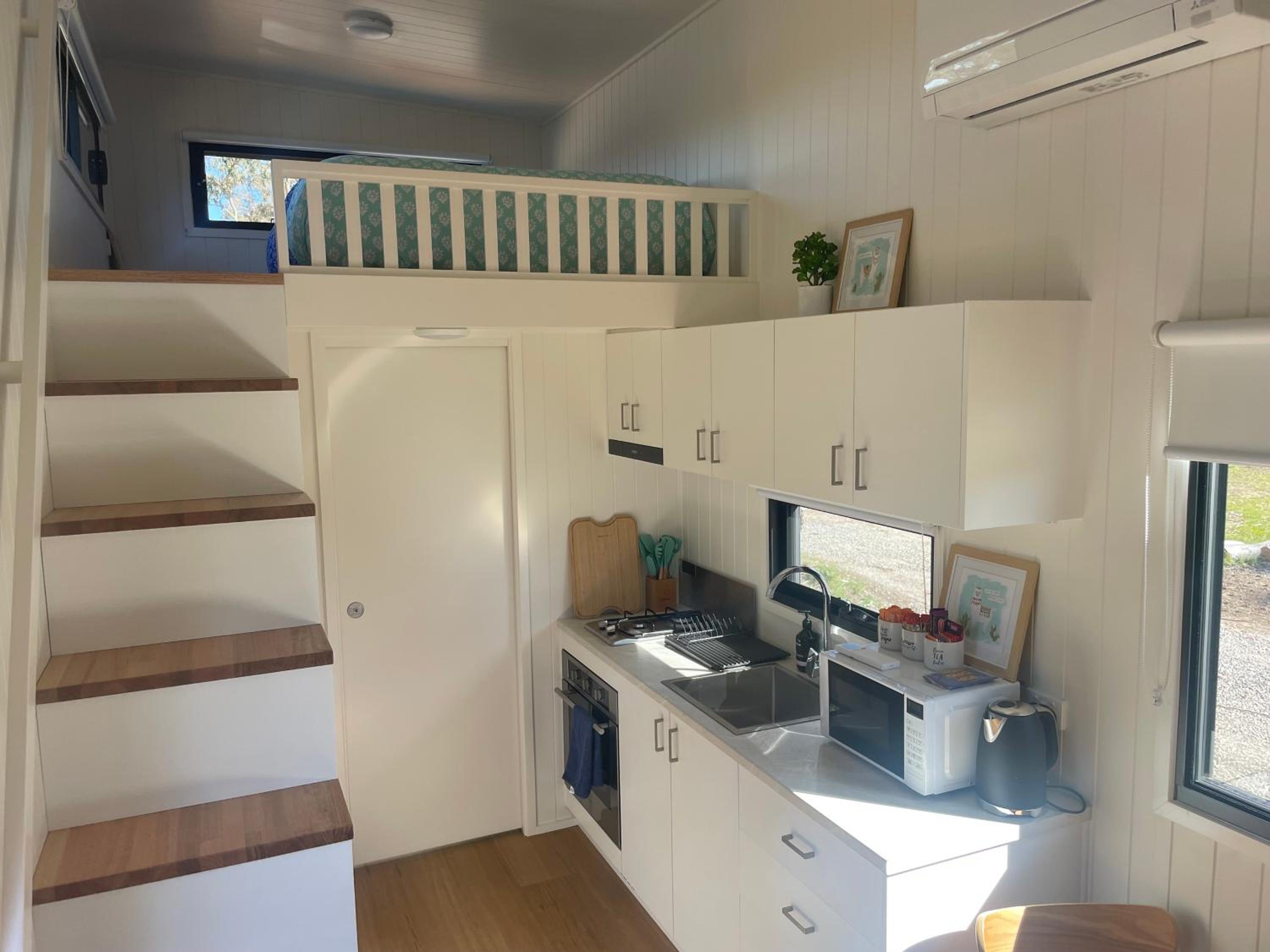 Three-Bedroom House photo 3