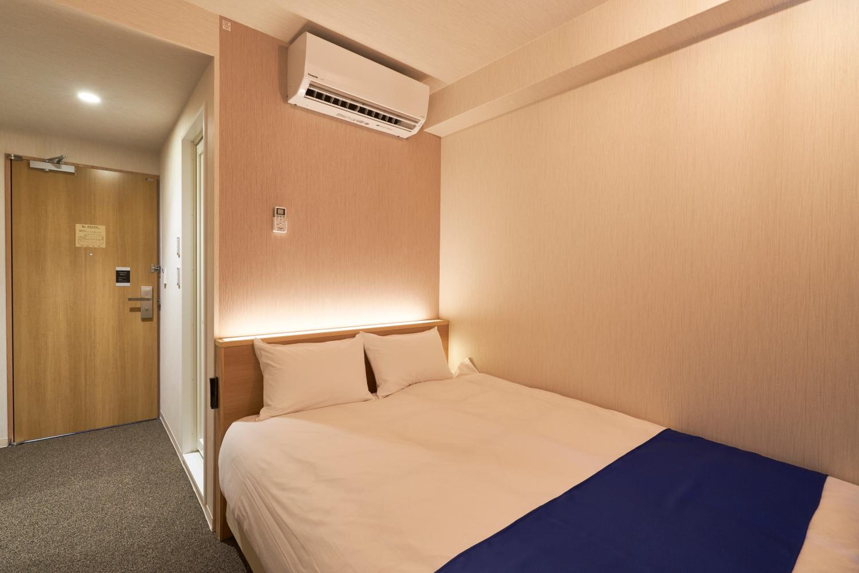 Nonsmoking Economy Double Room - Photo 2