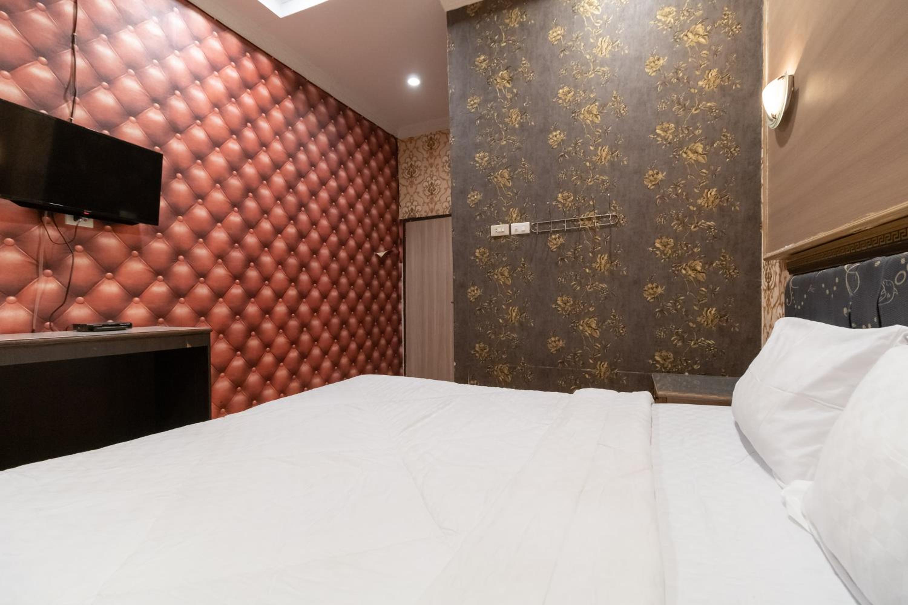 Economy Double Room photo 2