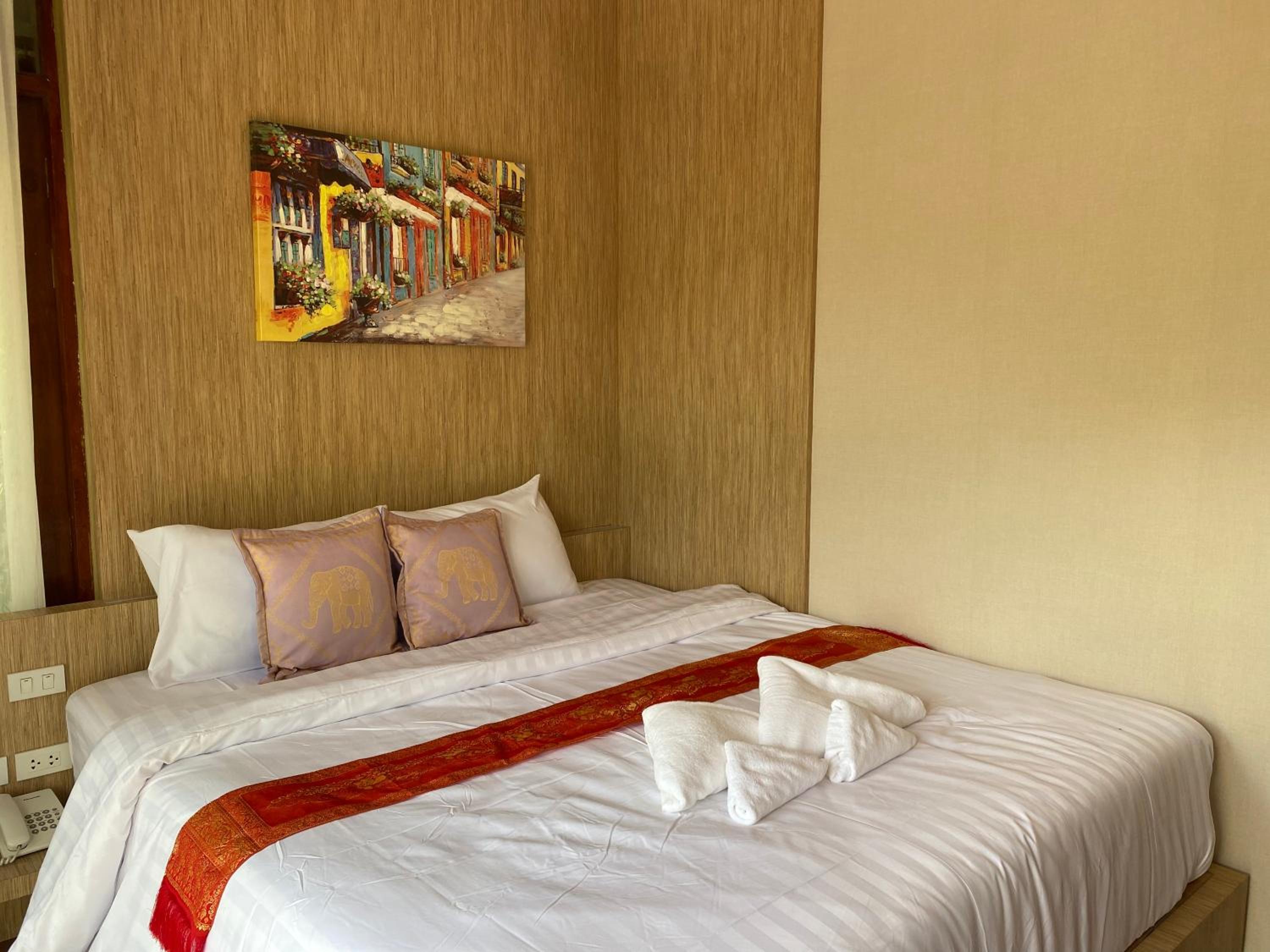 Triple Room with Pool View - Photo 1