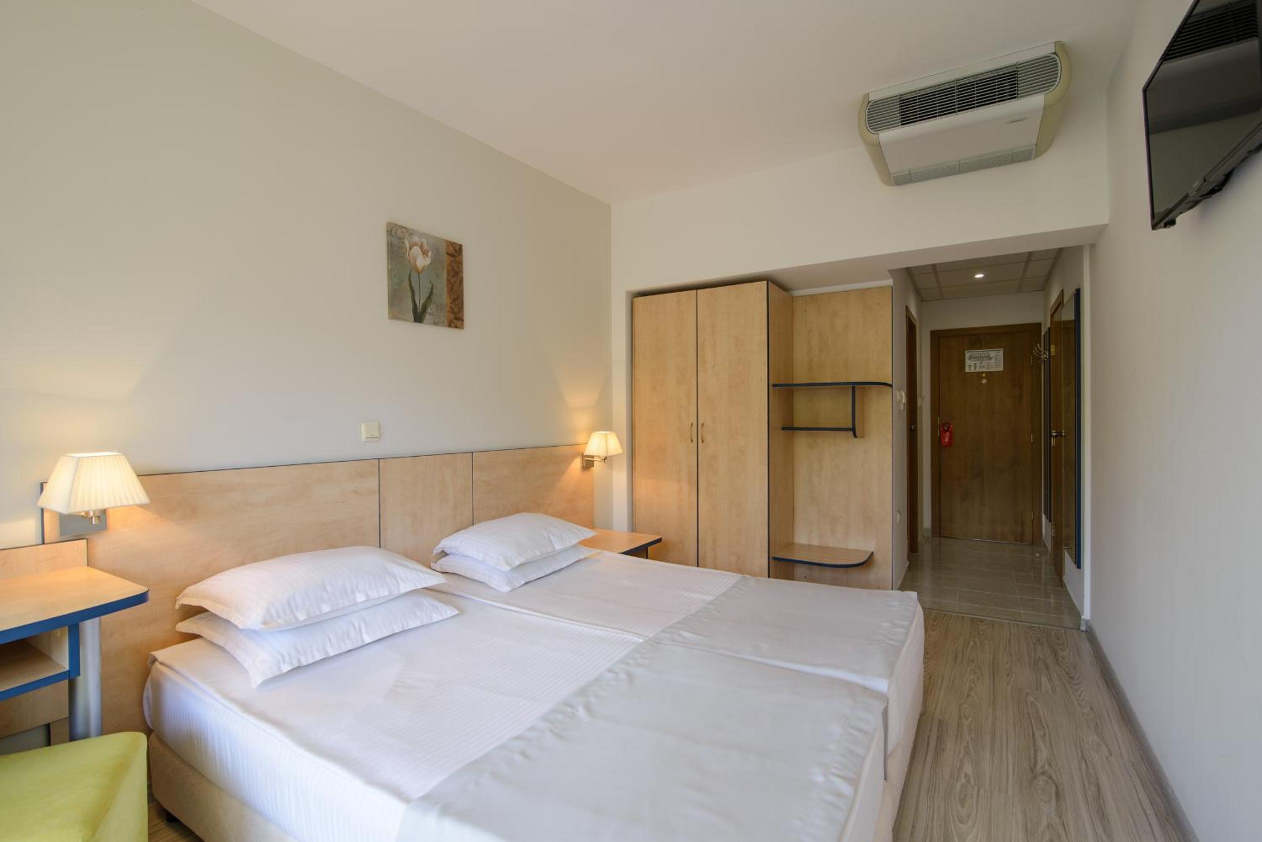 Twin Room with Balcony photo 1