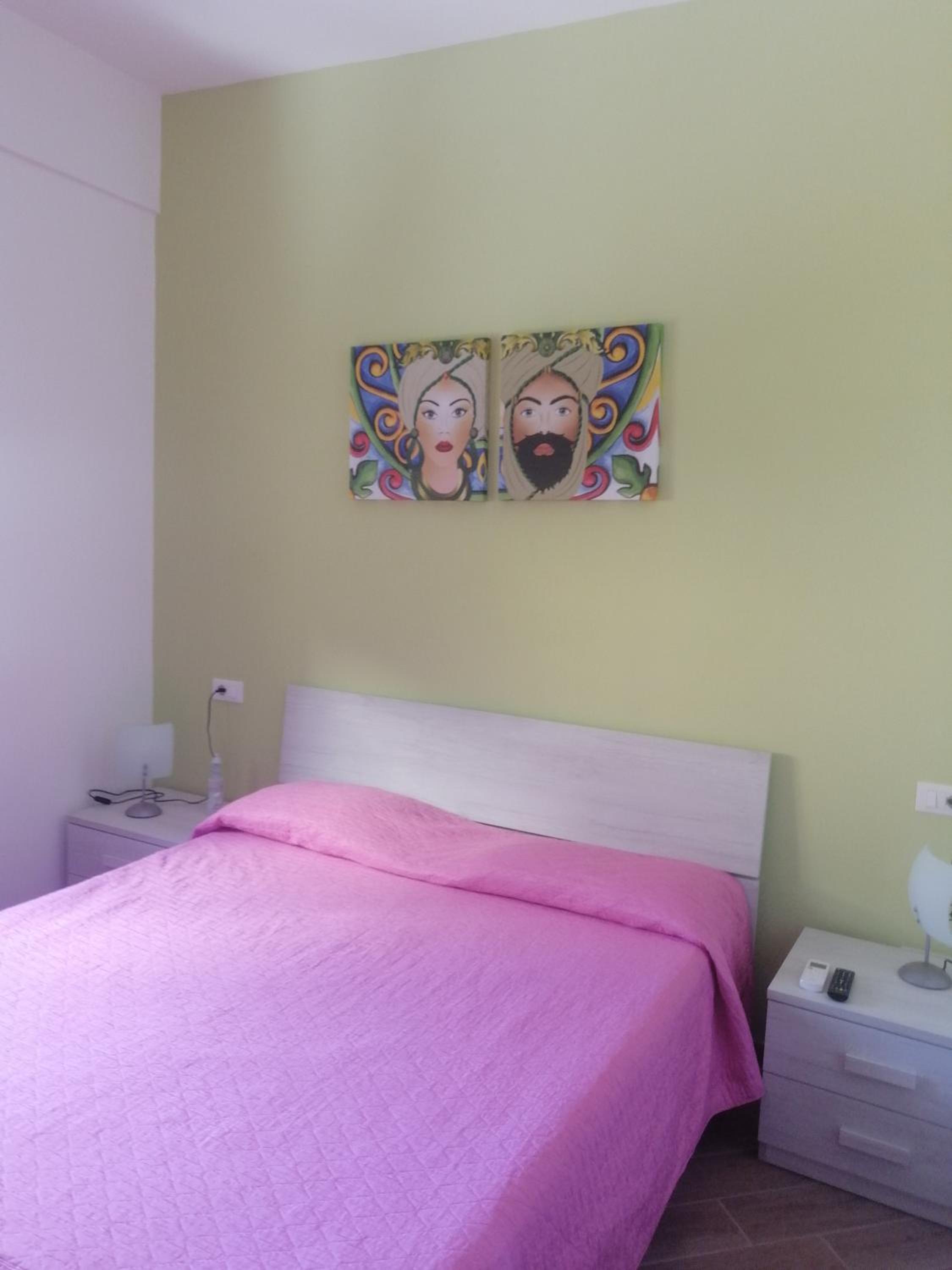 Double or Twin Room with Bathroom - Photo 6