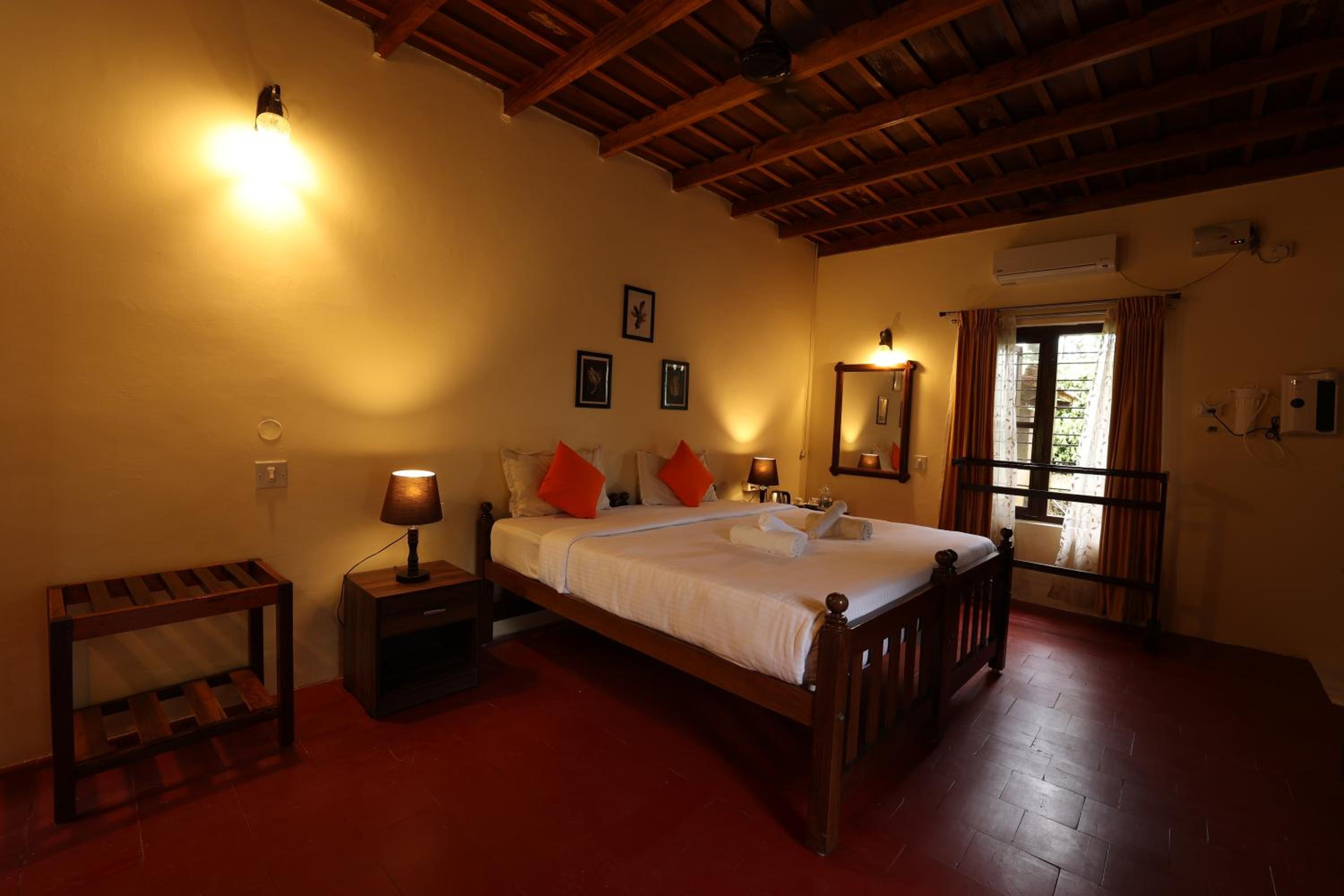 Deluxe Room - Photo 6