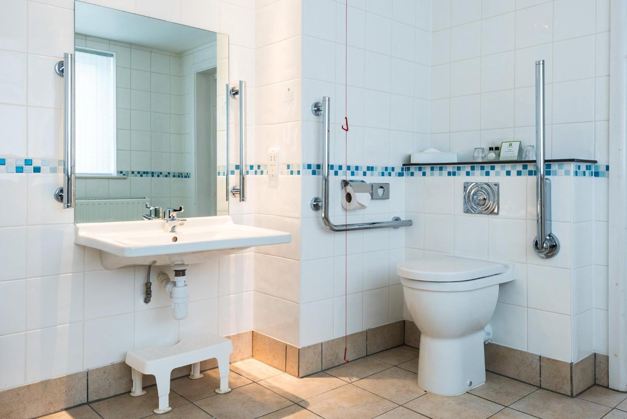 Standard Double Room - Disability Access - Photo 4
