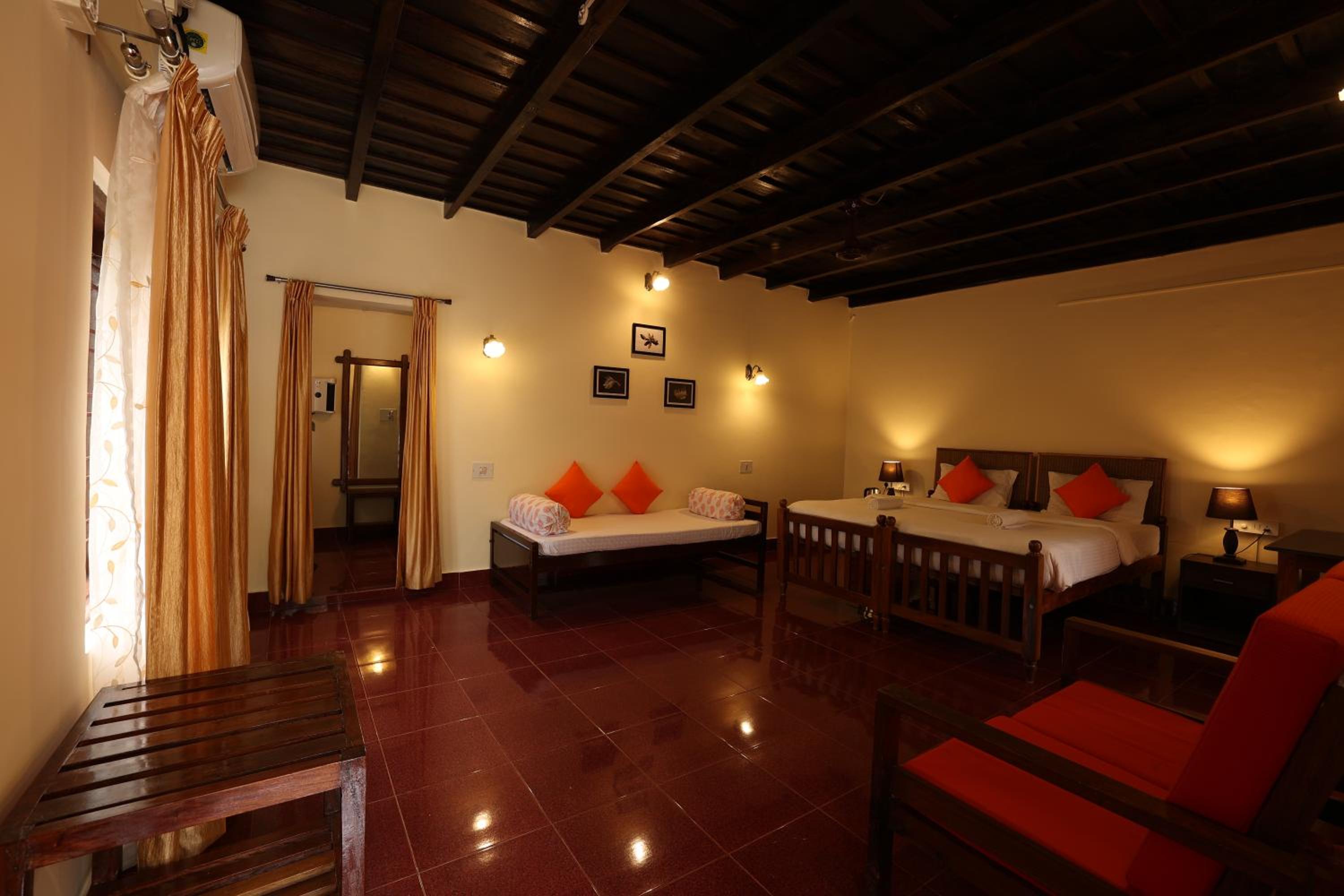 Superior Room - Photo 5