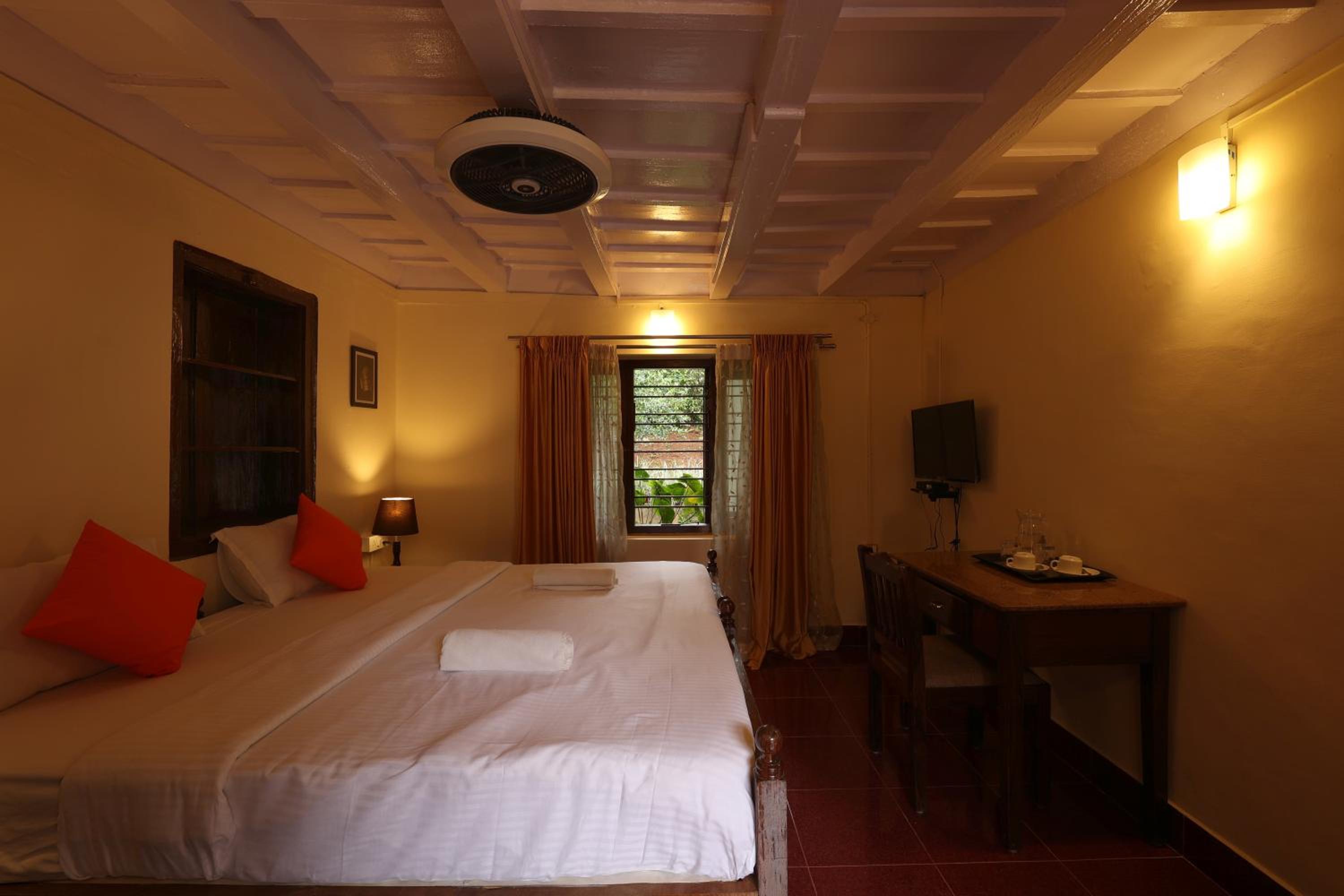 Double Room - Photo 6