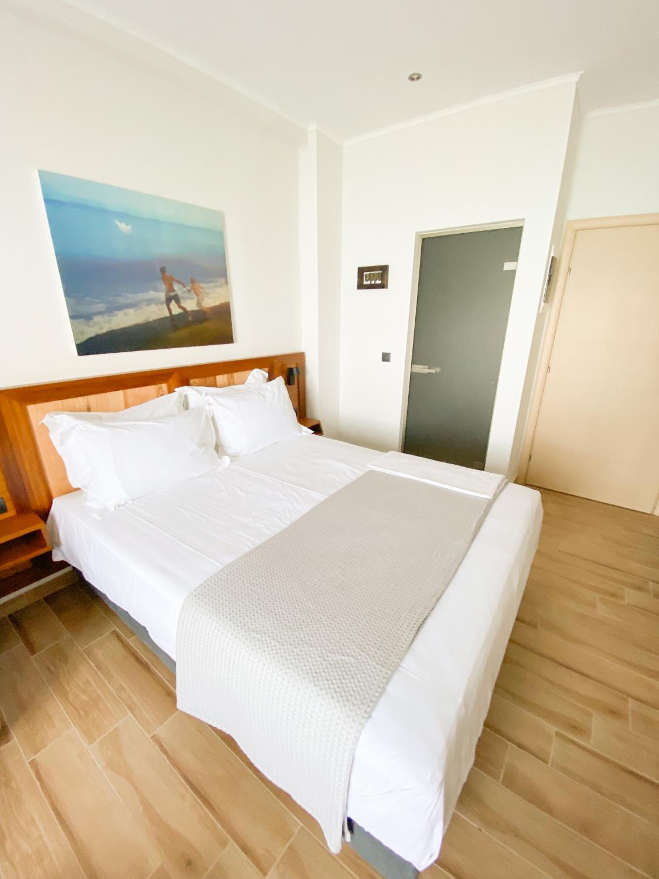 Deluxe Double or Twin Room with Sea View photo 3