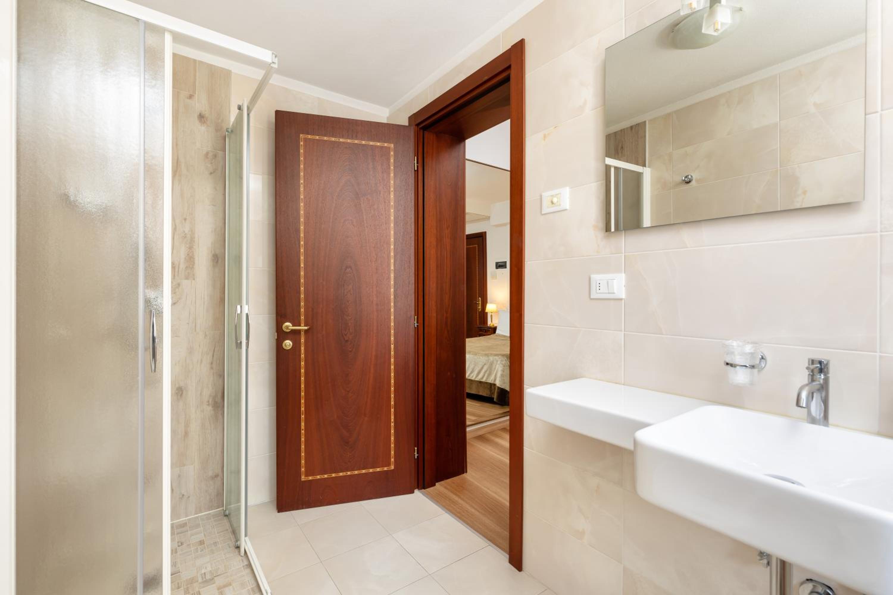 Classic Double or Twin Room - Photo 2