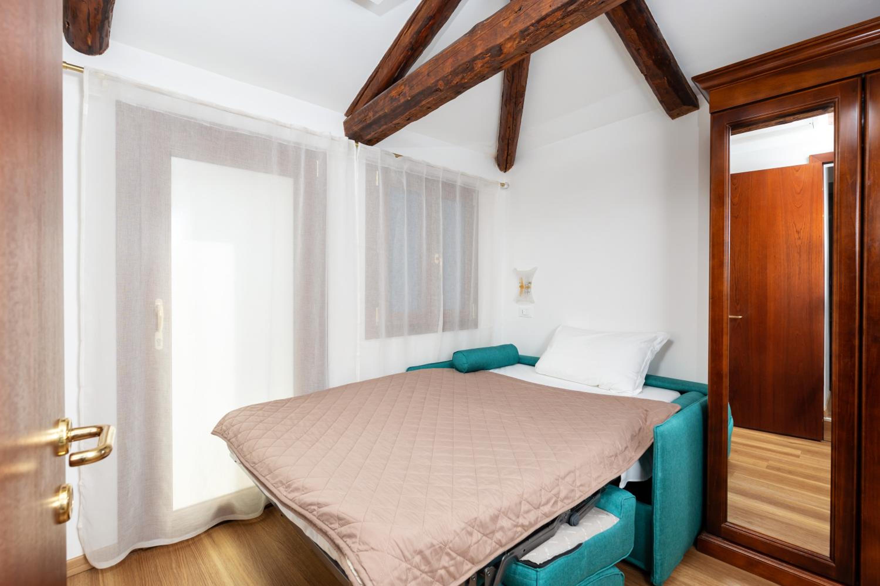 Classic Triple Room - Photo 4