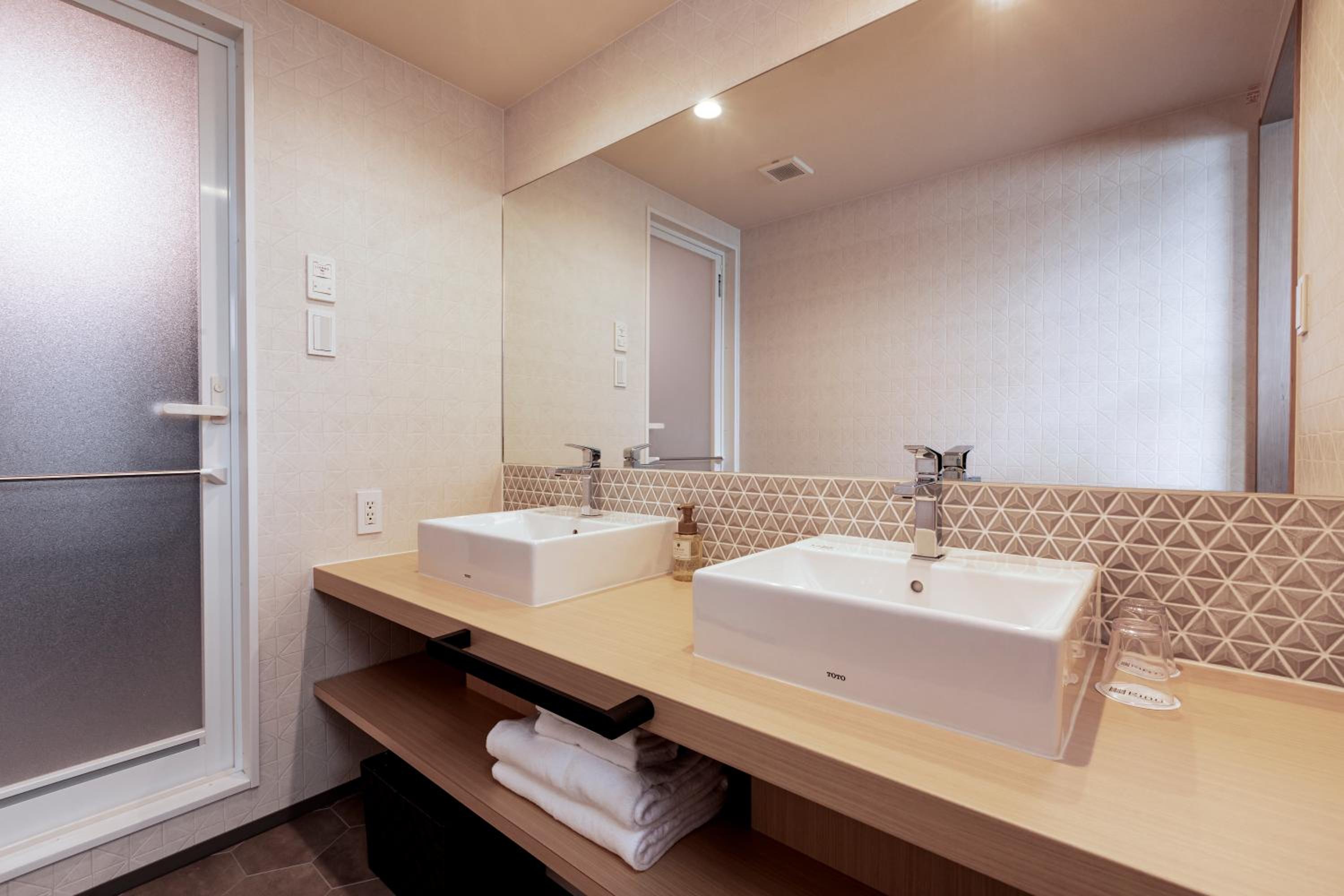 Superior Twin Room - Photo 8