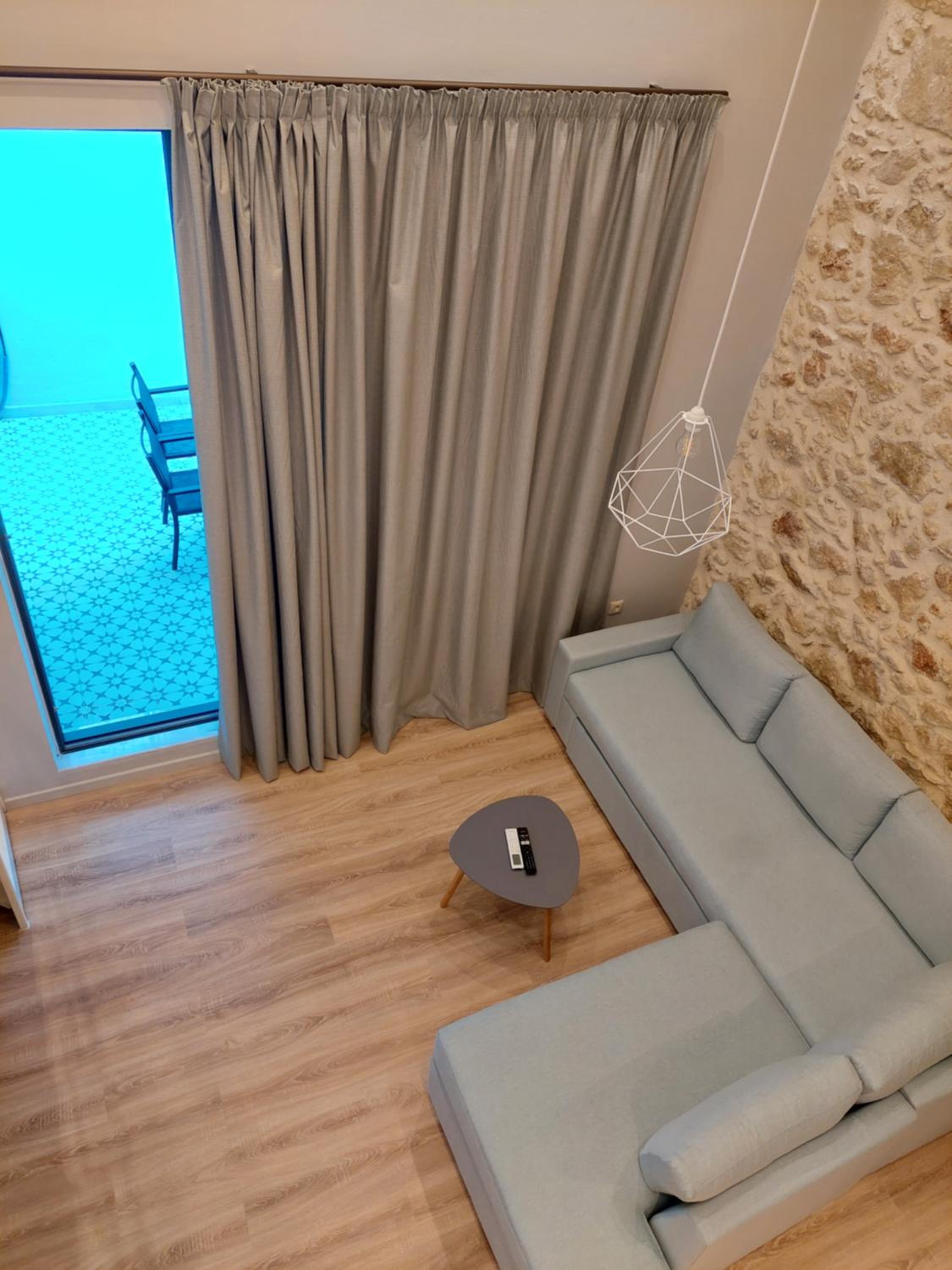 Apartment 2 Level with Veranda photo 2