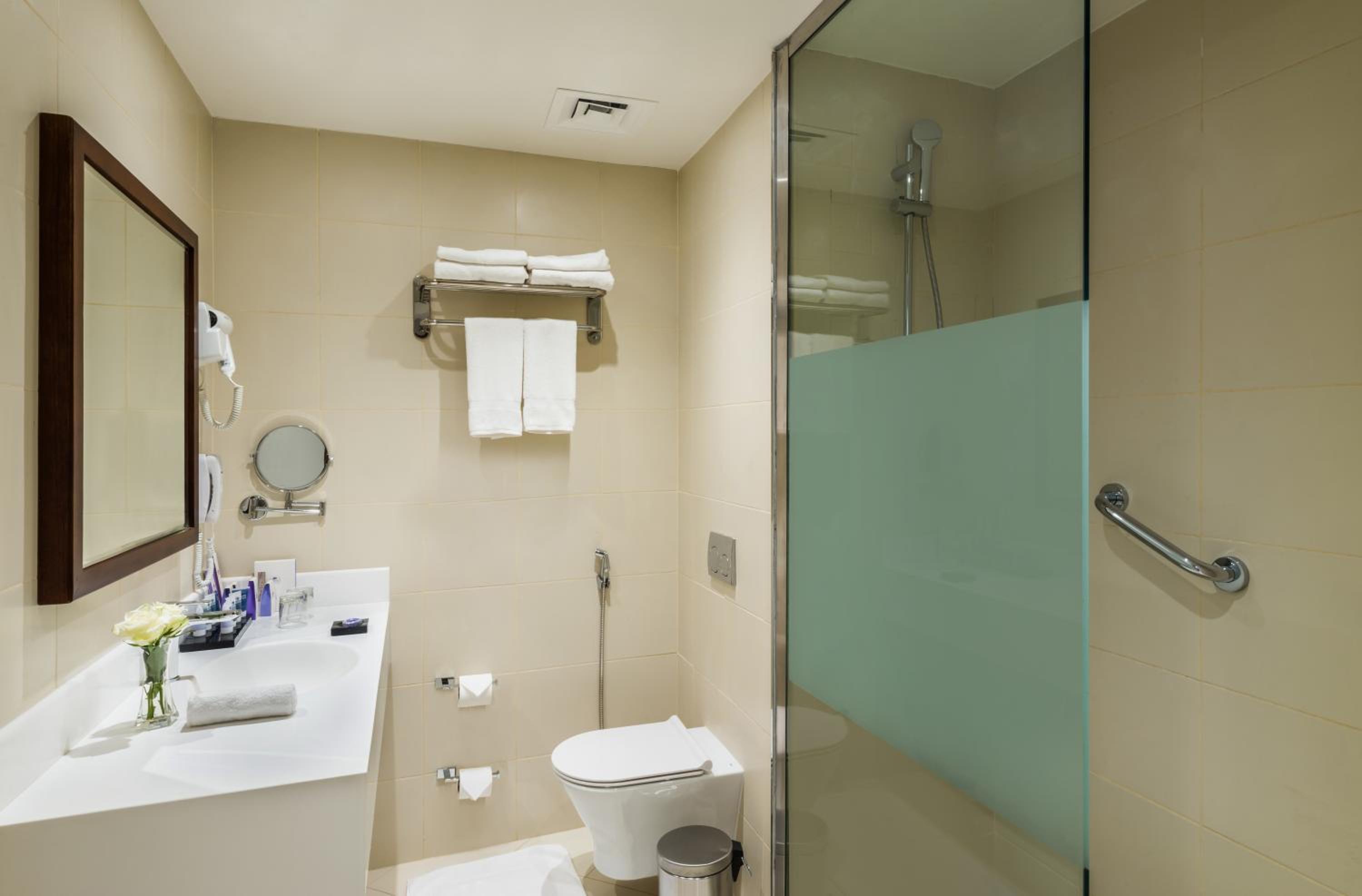 Junior King Suite - Non-Smoking - Photo 8