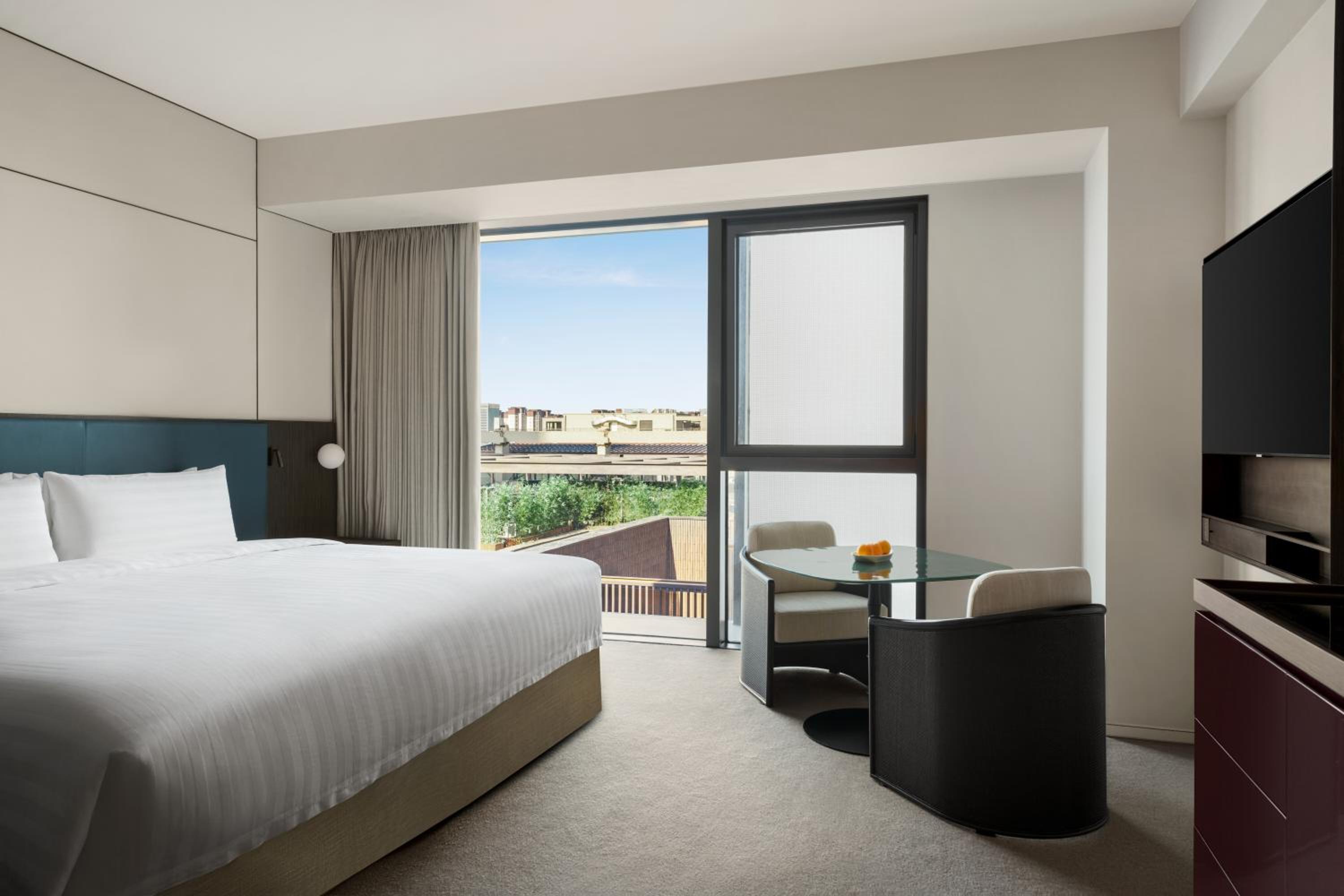 Deluxe King Room - Photo 1