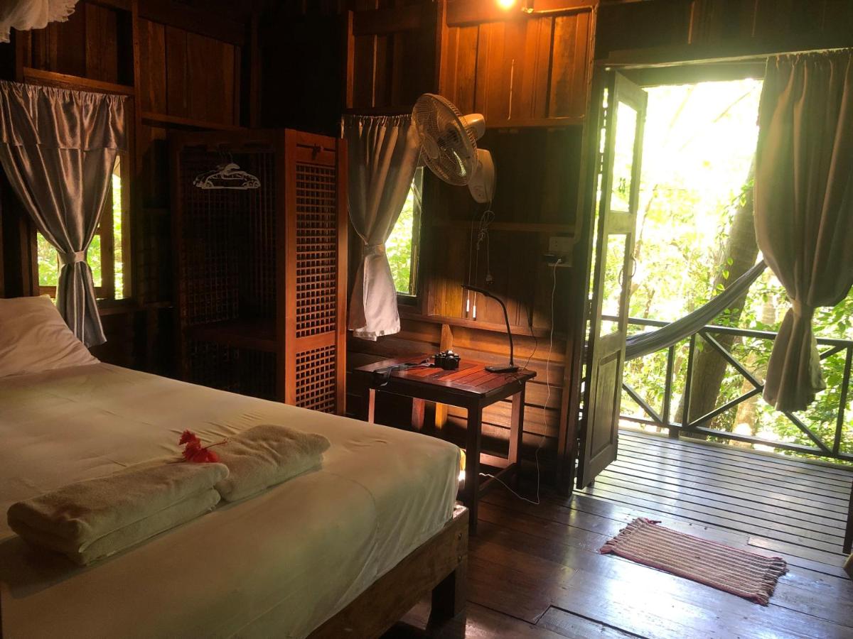 Double Room with Balcony - Photo 8