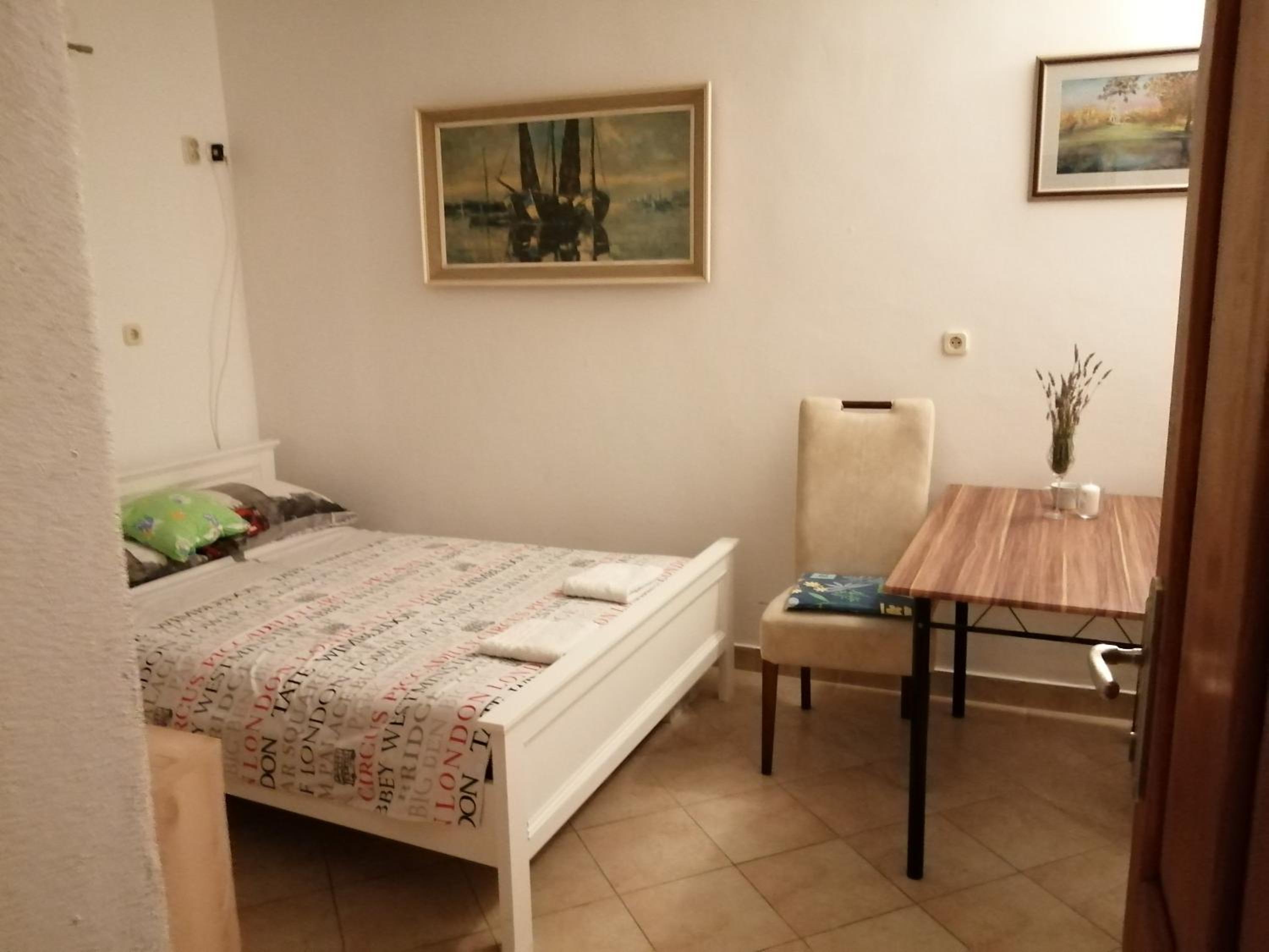 Studio Apartment photo 2