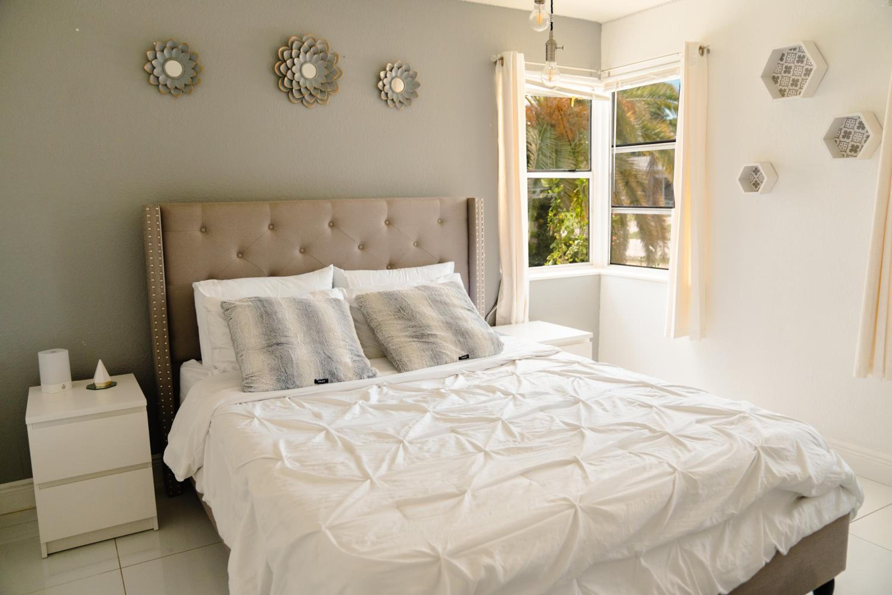 Three-Bedroom House photo 1