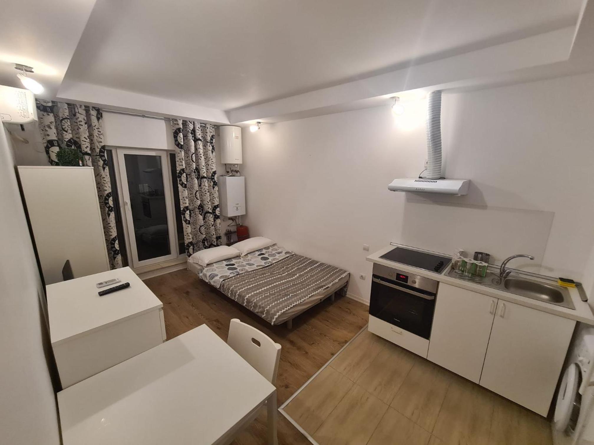 One-Bedroom Apartment - Photo 1