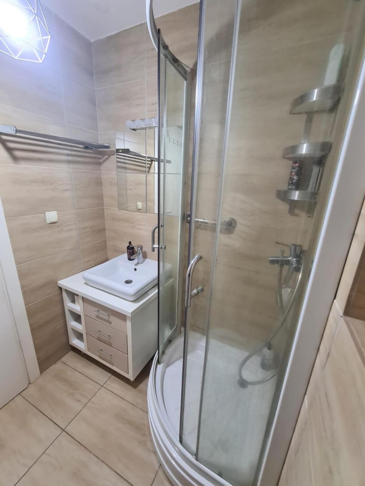 One-Bedroom Apartment - Photo 8