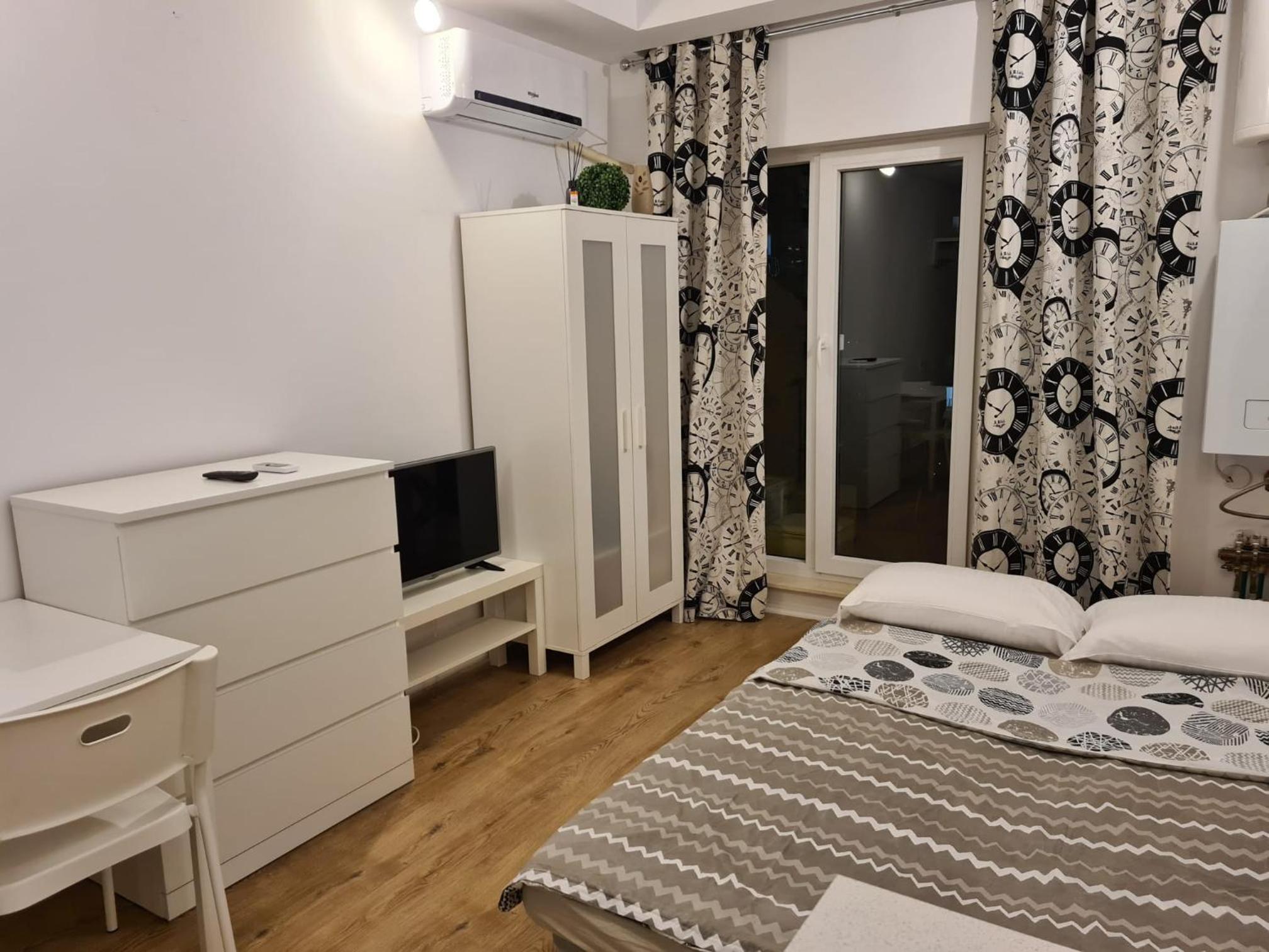 One-Bedroom Apartment - Photo 11