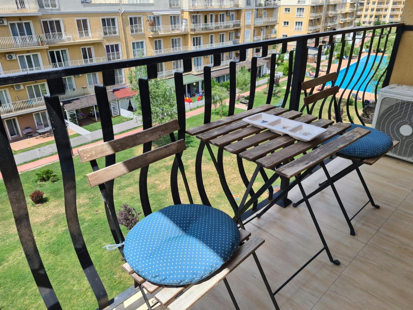 One-Bedroom Apartment - Photo 4