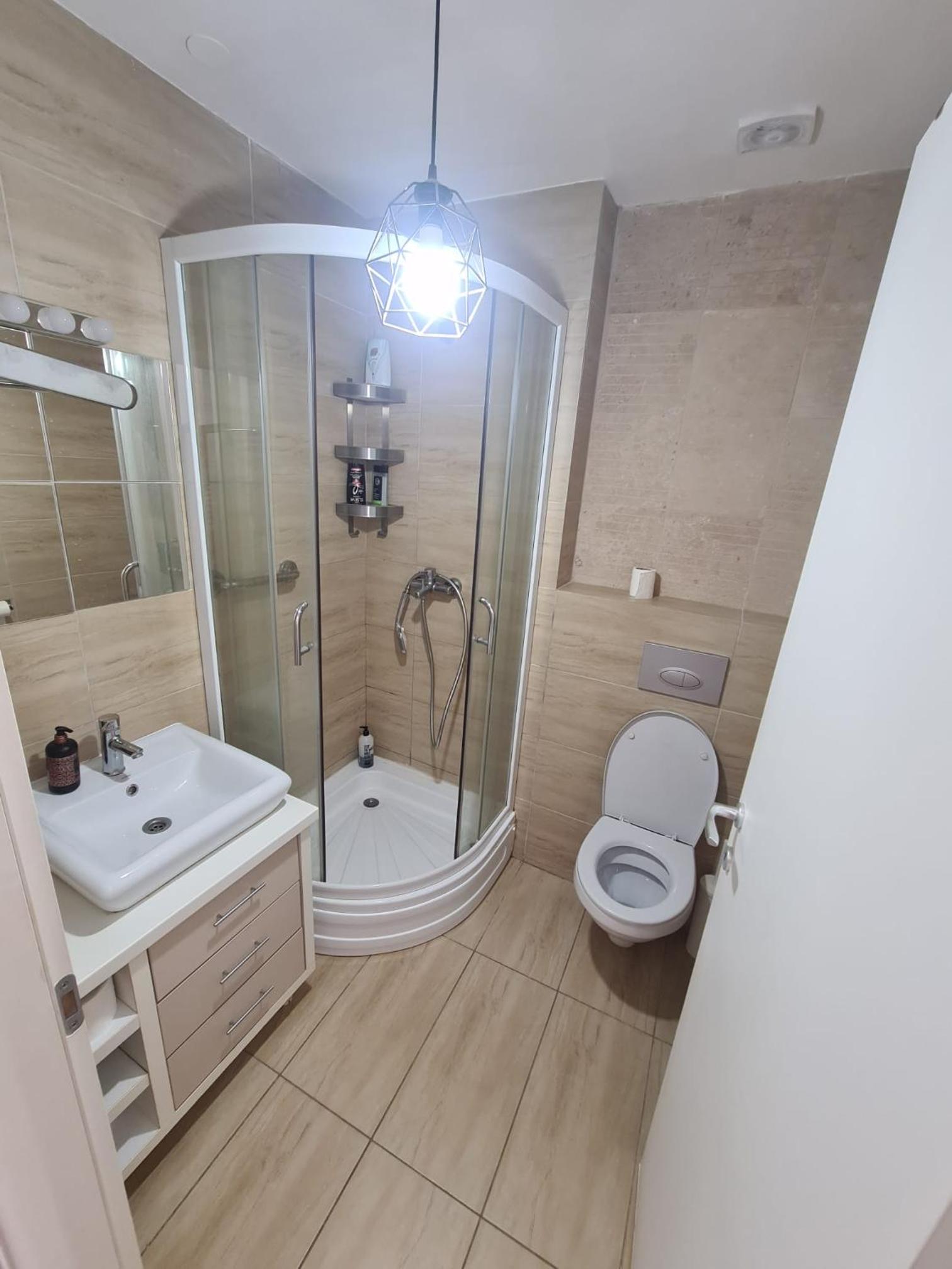 One-Bedroom Apartment - Photo 6