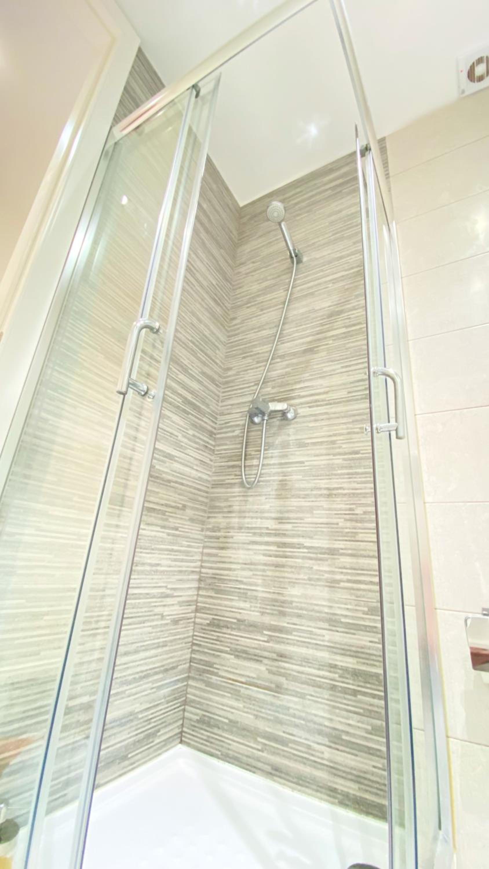 Double Room - Photo 7