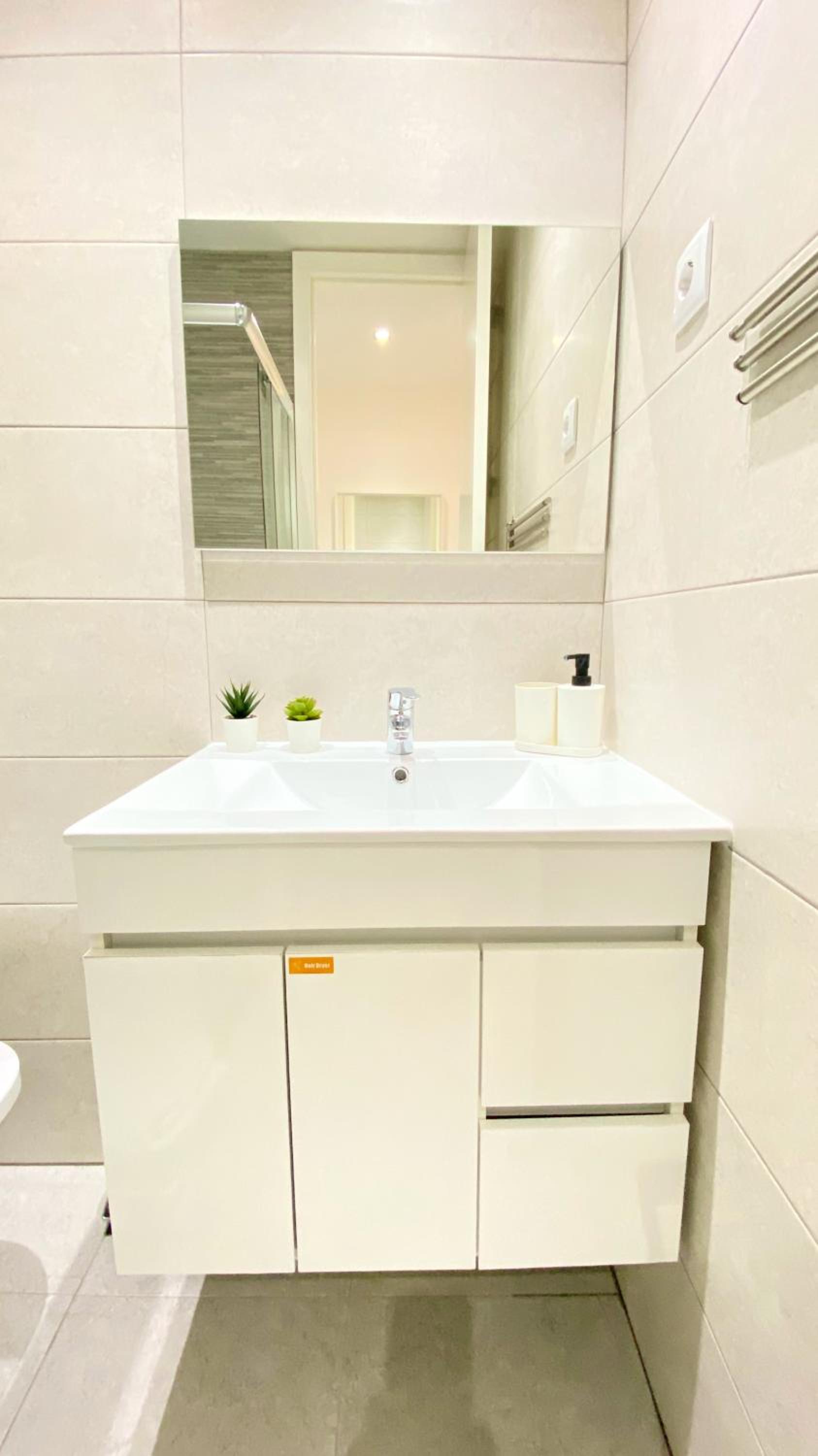 Double Room - Photo 8