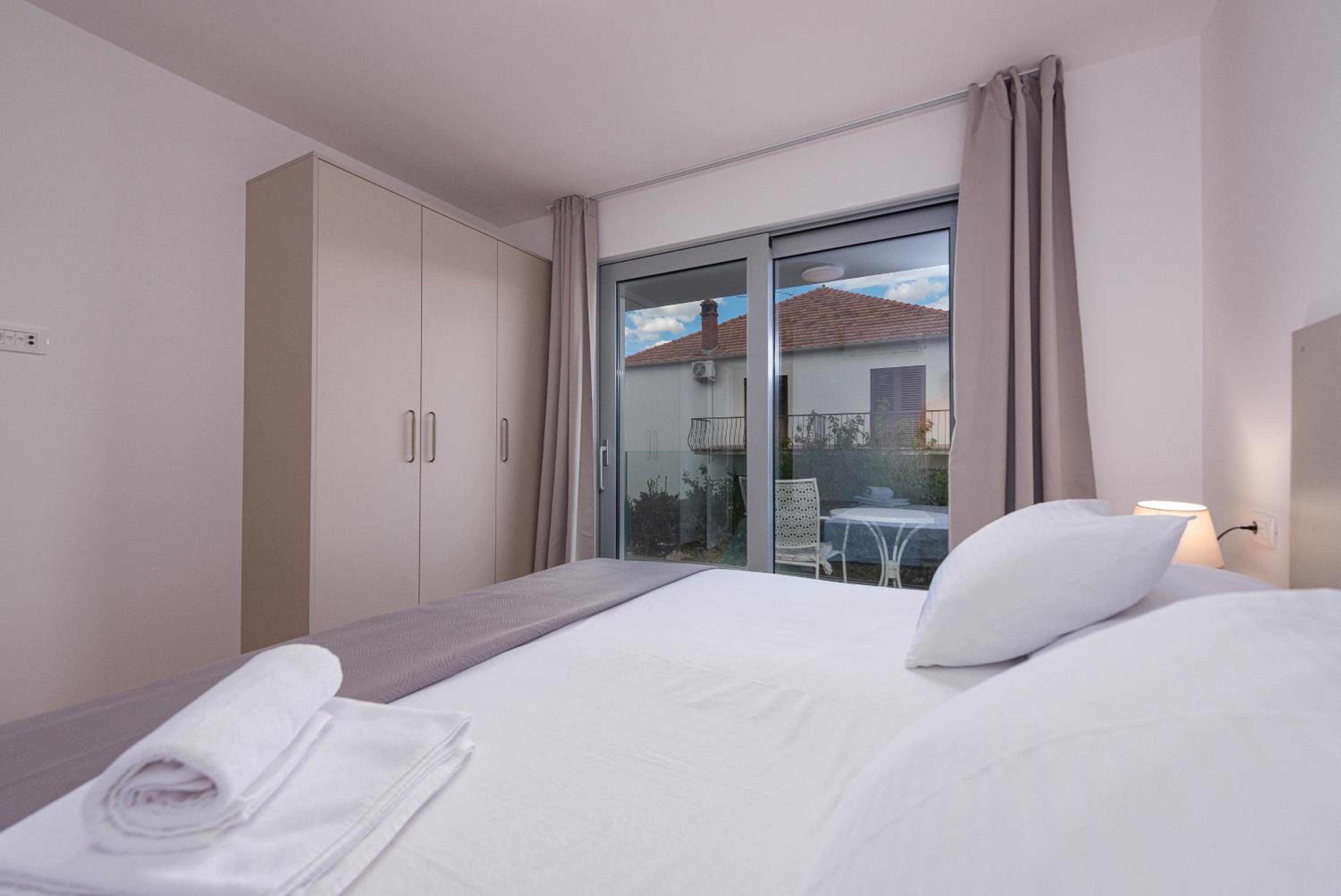 Two-Bedroom Deluxe Apartment with Balcony photo 3