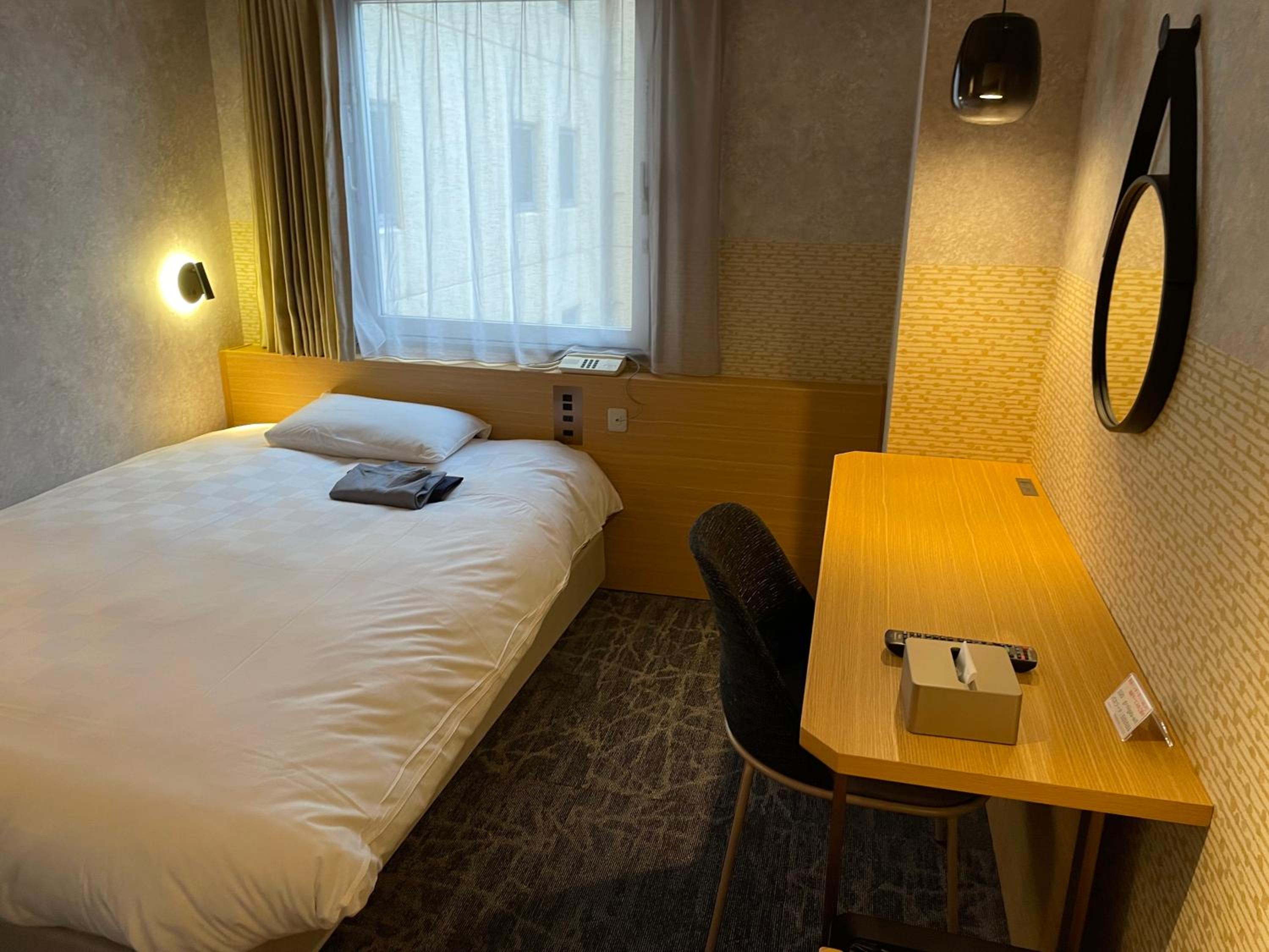 Semi Double Room - Non-Smoking - Photo 1