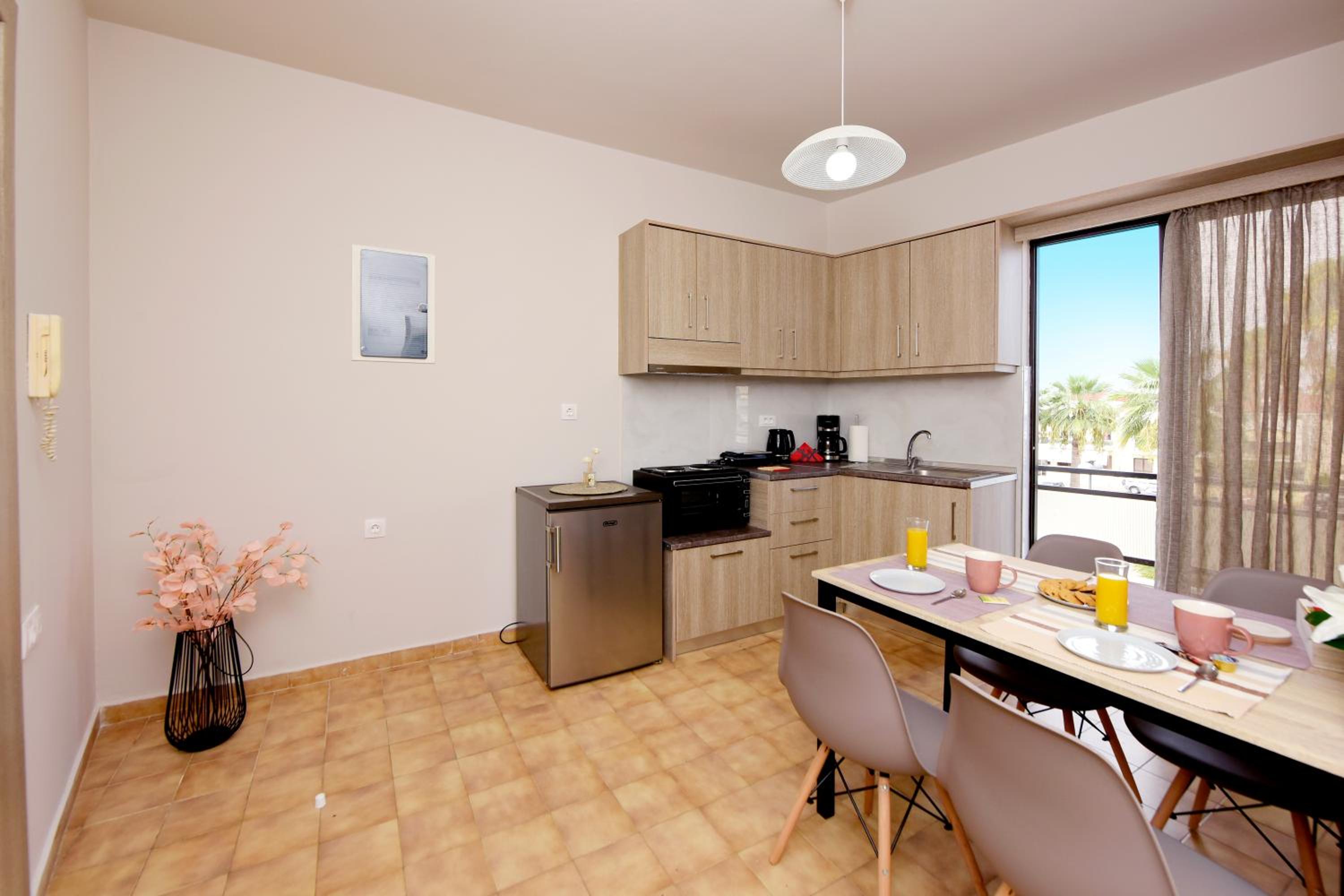 Apartment with Balcony photo 3