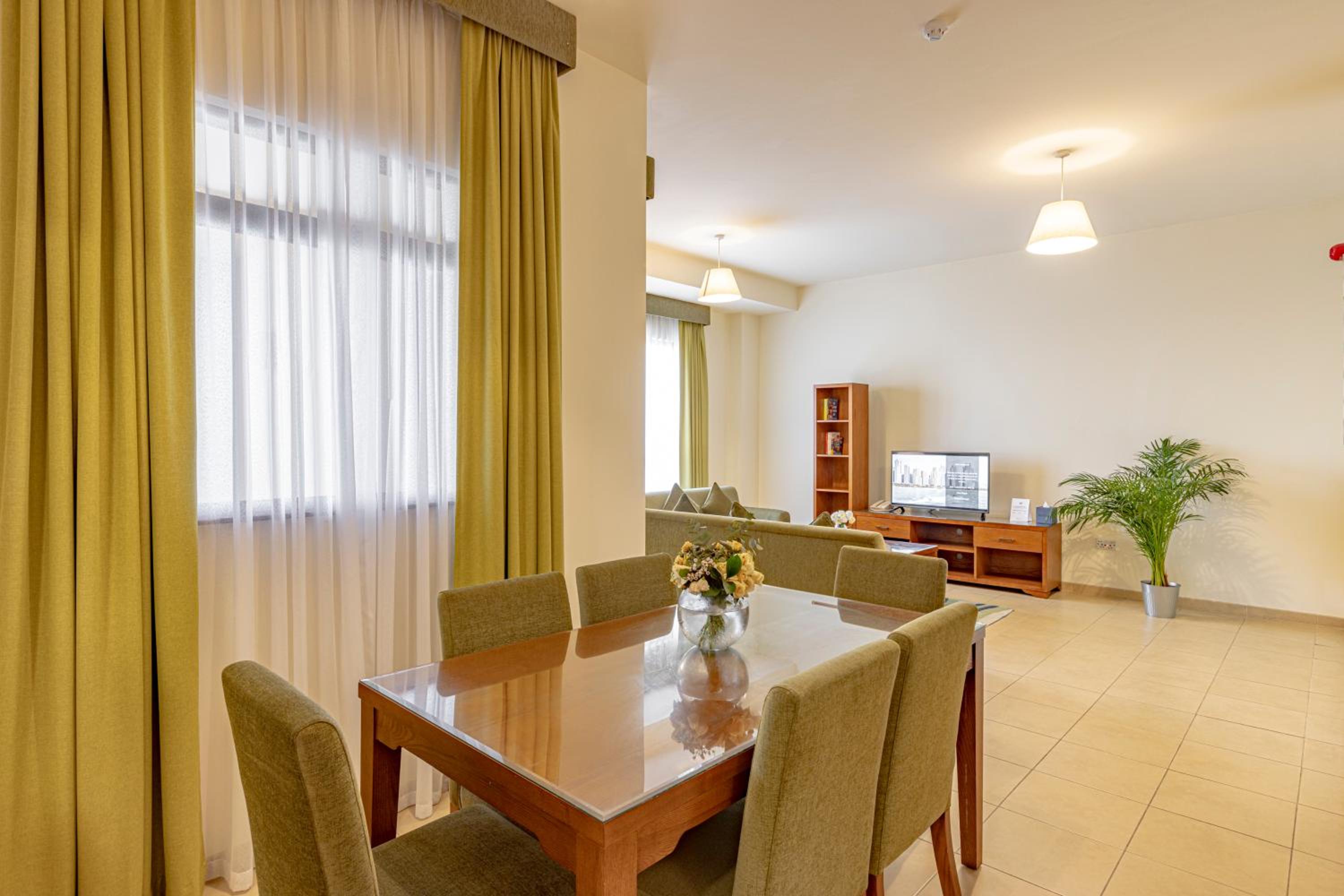 One Bedroom Apartment - Sea View - 25% off on F&B, Just Steps from JBR Beach — photo 4