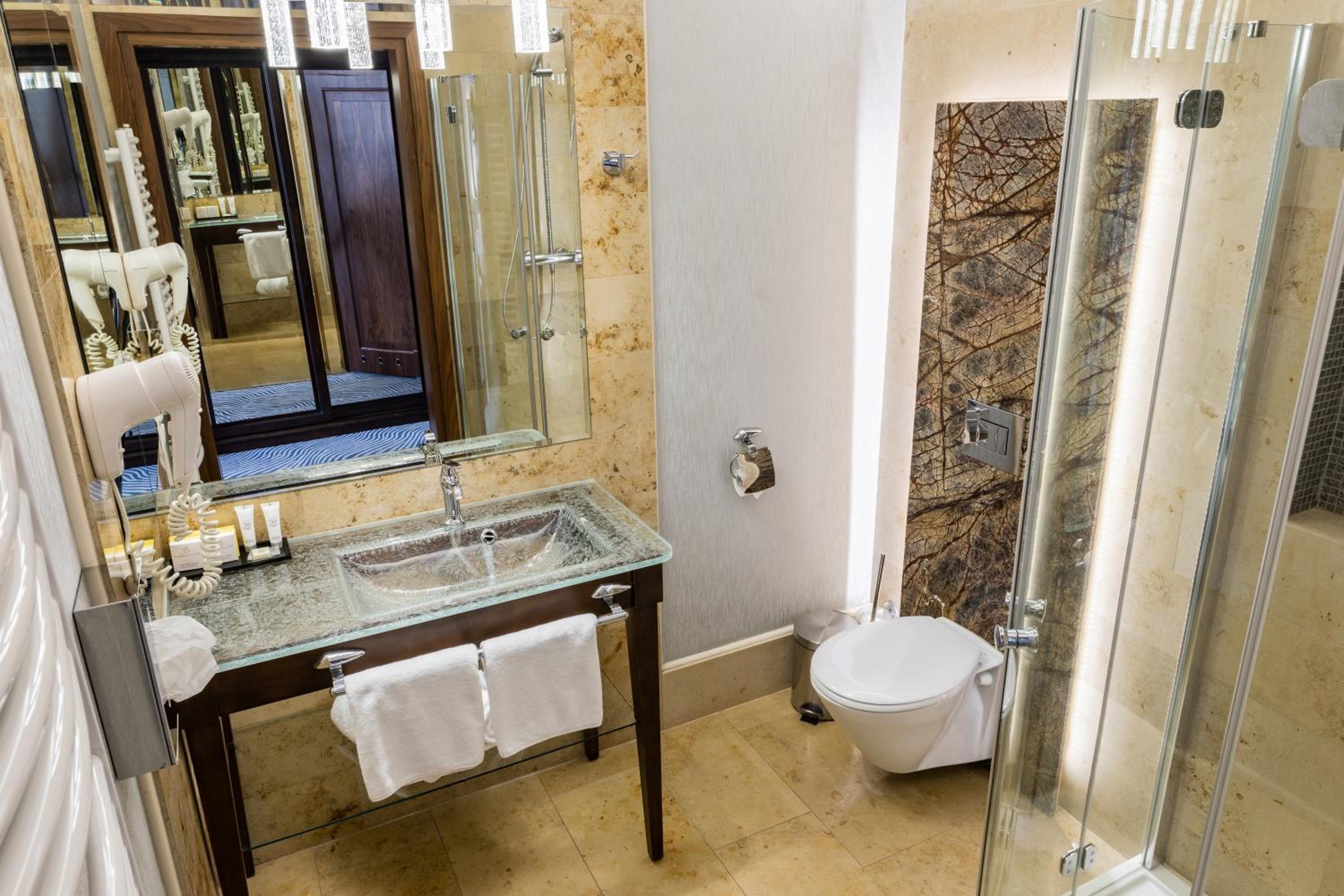 Standard Twin Room with Garden View photo 2