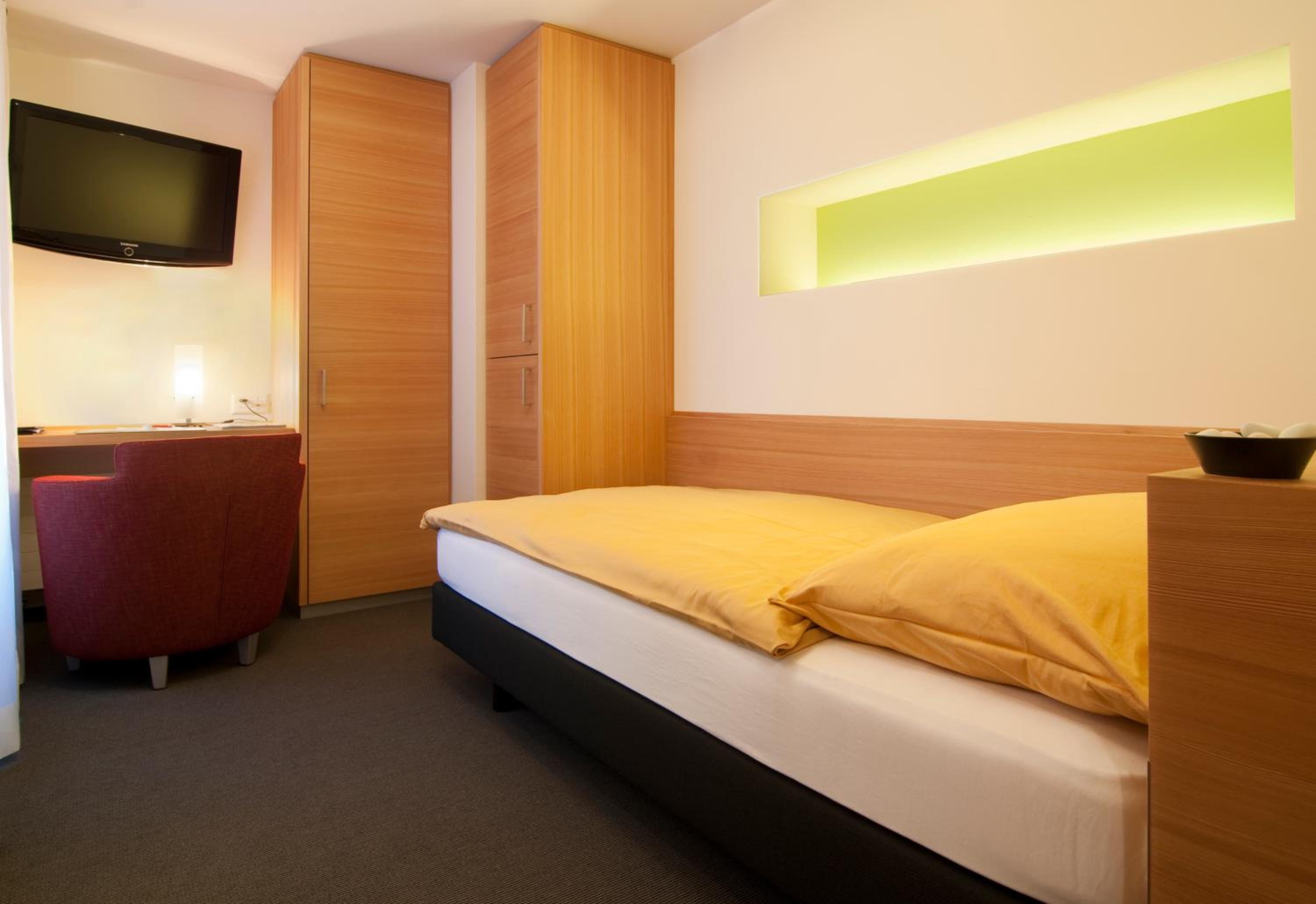 Single Room - Photo 3