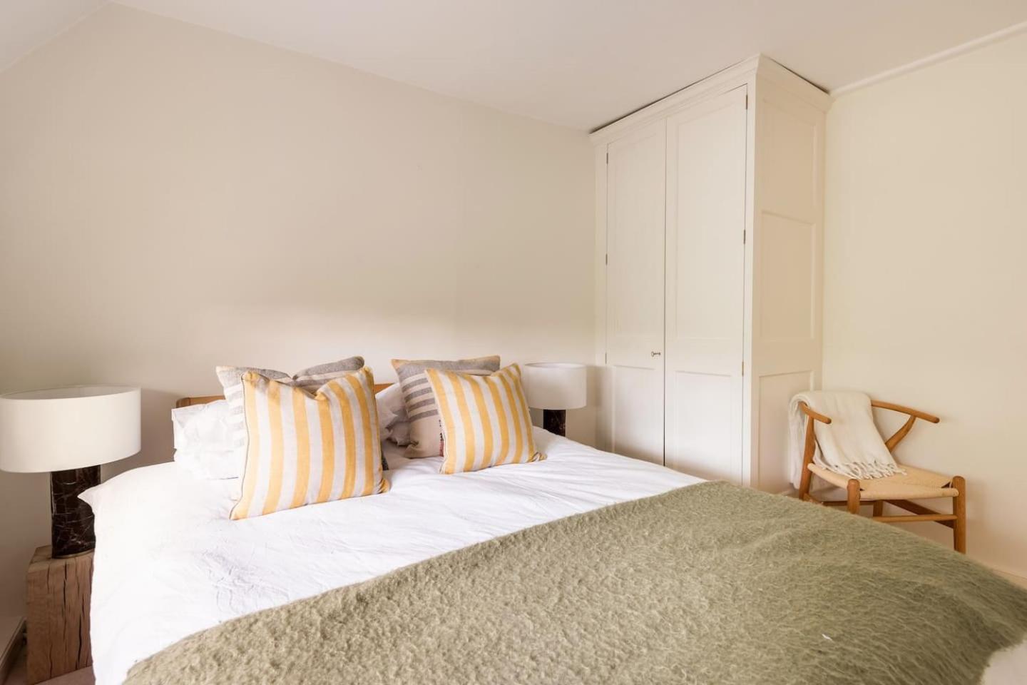 Three-Bedroom House photo 1