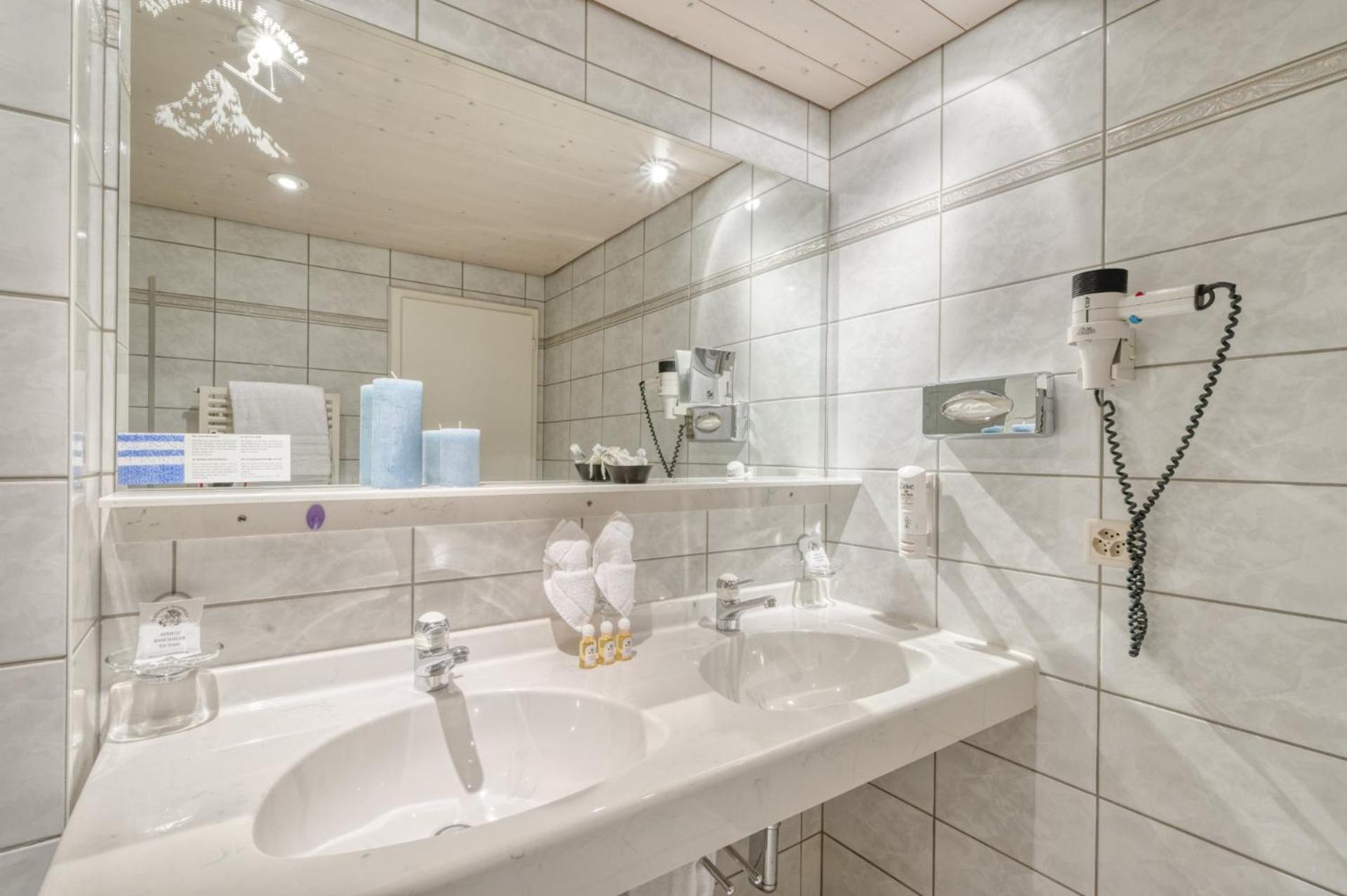  Deluxe double room with balcony - Photo 6