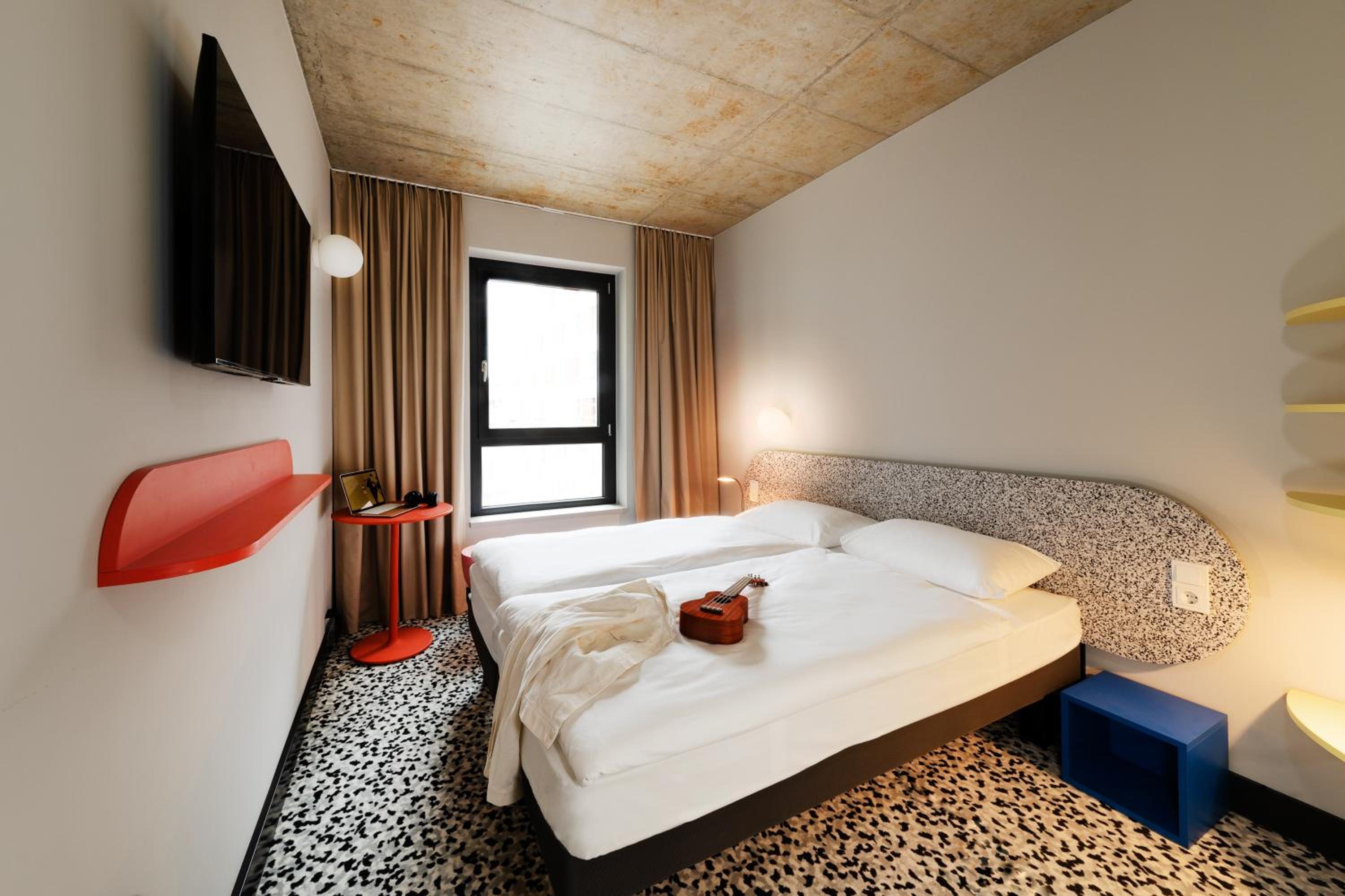 Standard Double Room - Photo 2