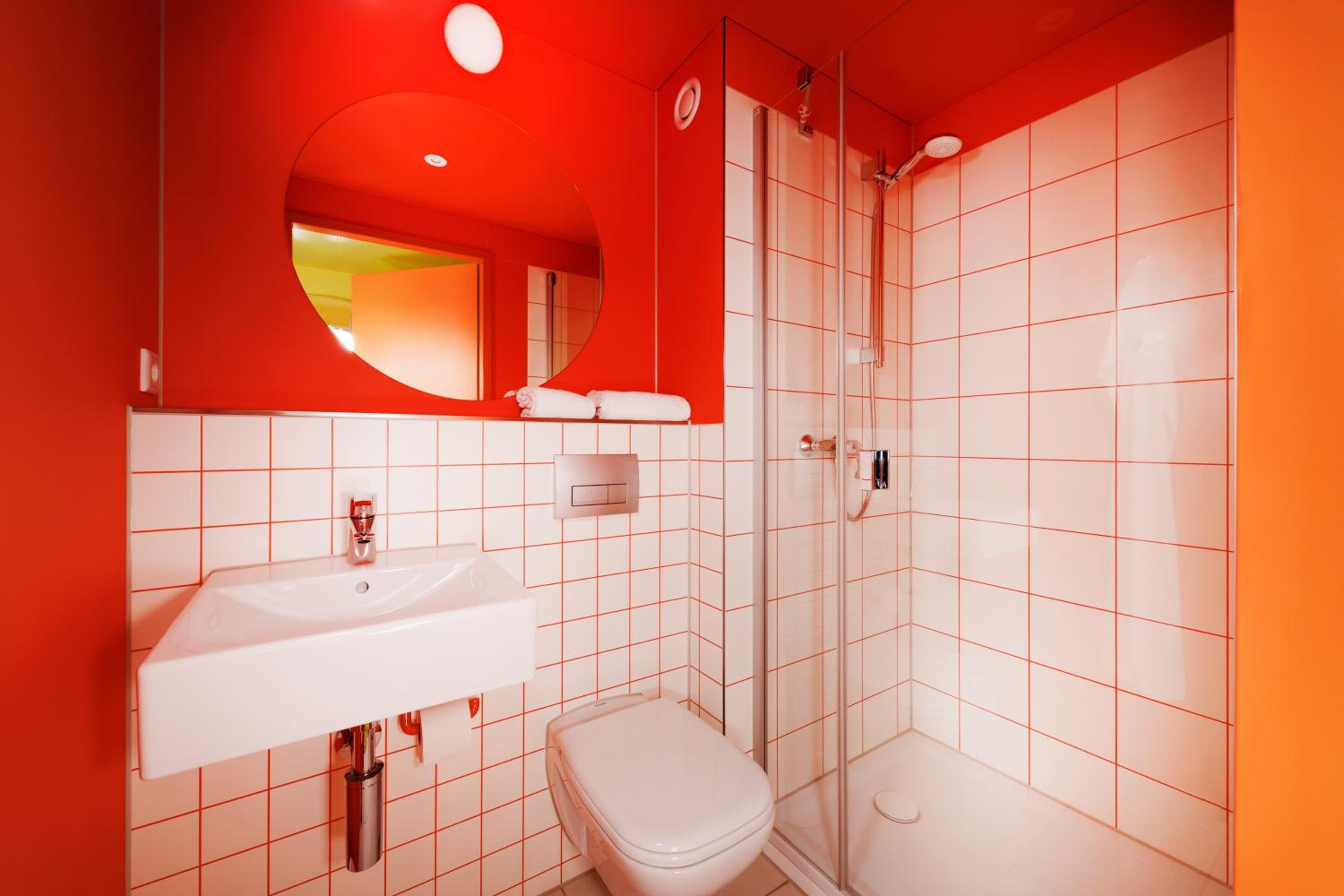 Standard Double Room - Photo 8