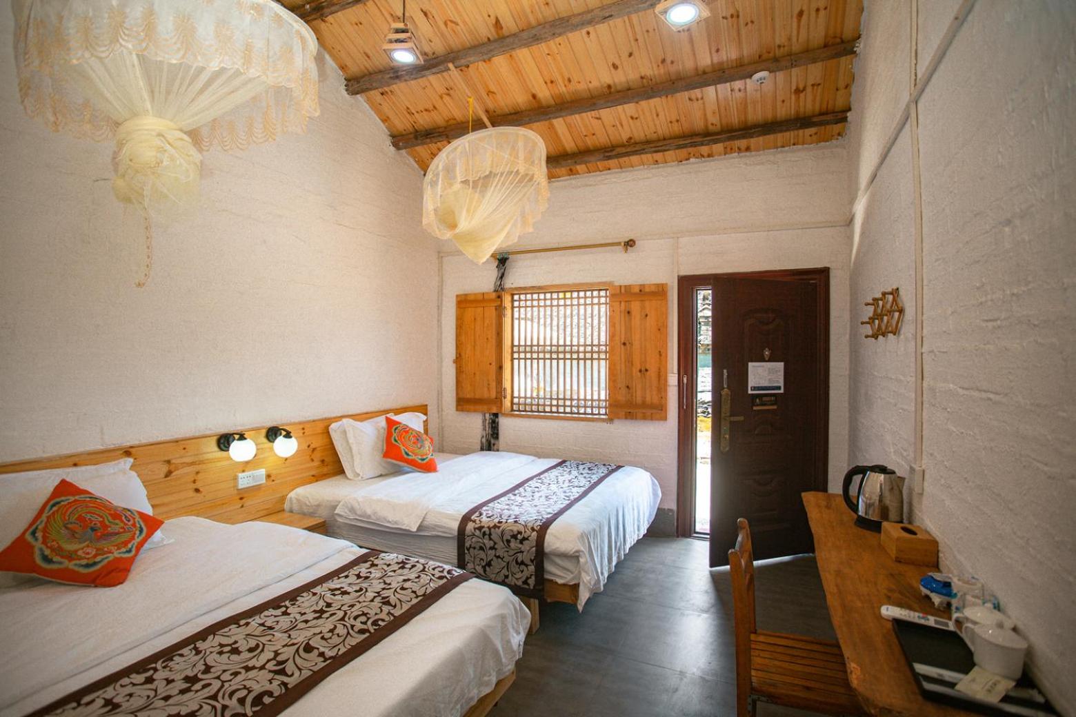 Standard Twin Room with Mountain View photo 1