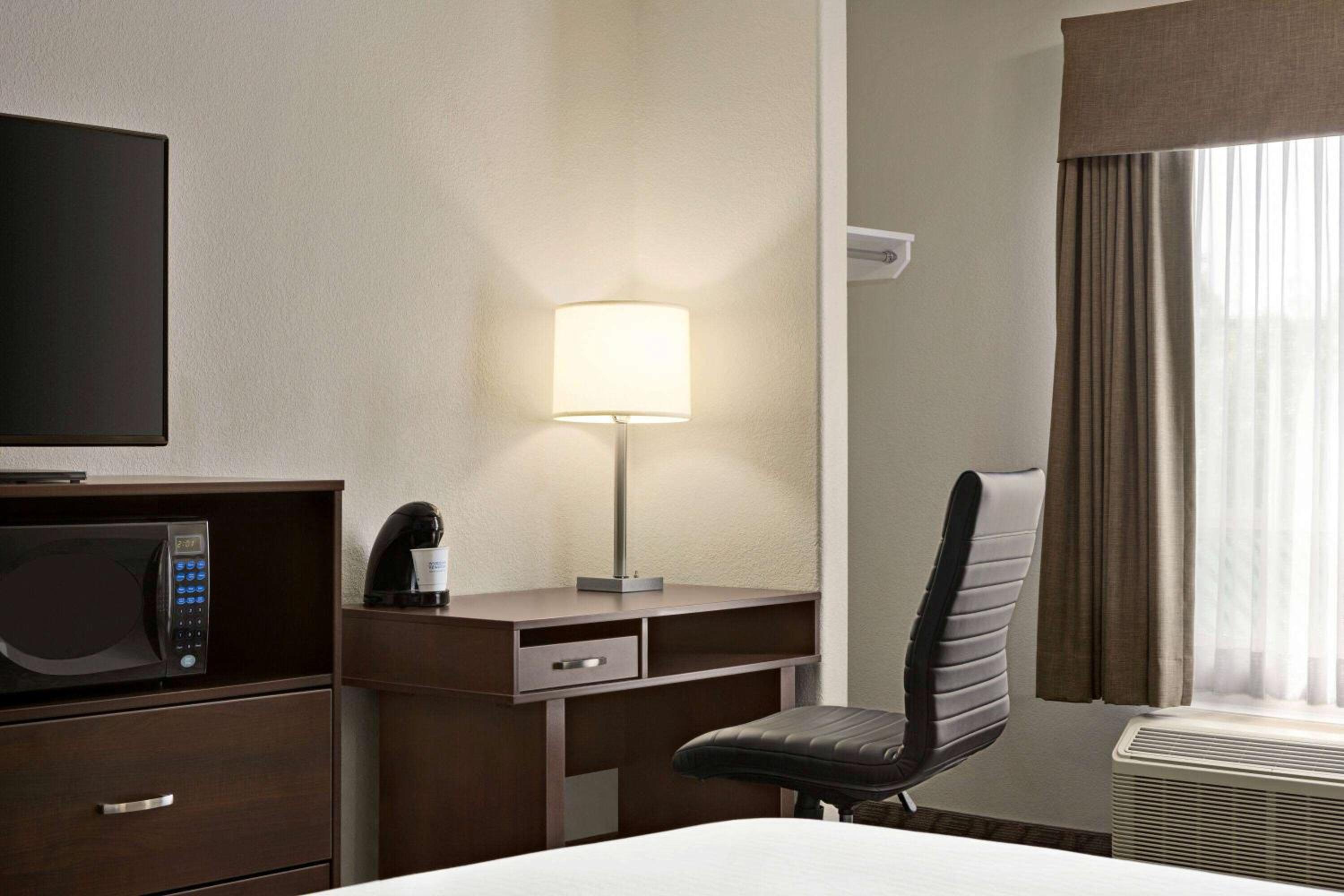 Business King Room - Non-Smoking - Photo 4