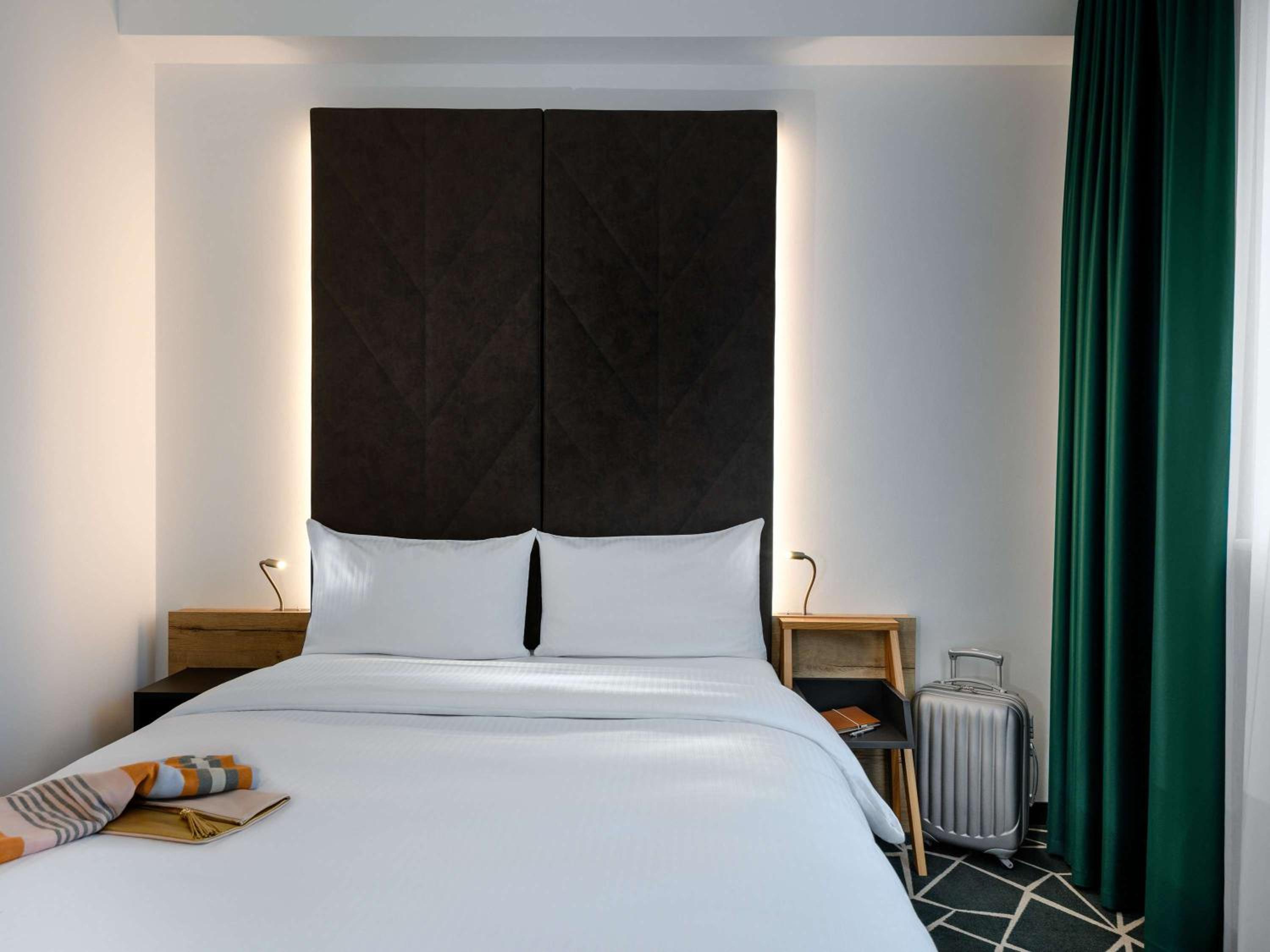Standard Double Room - Photo 12